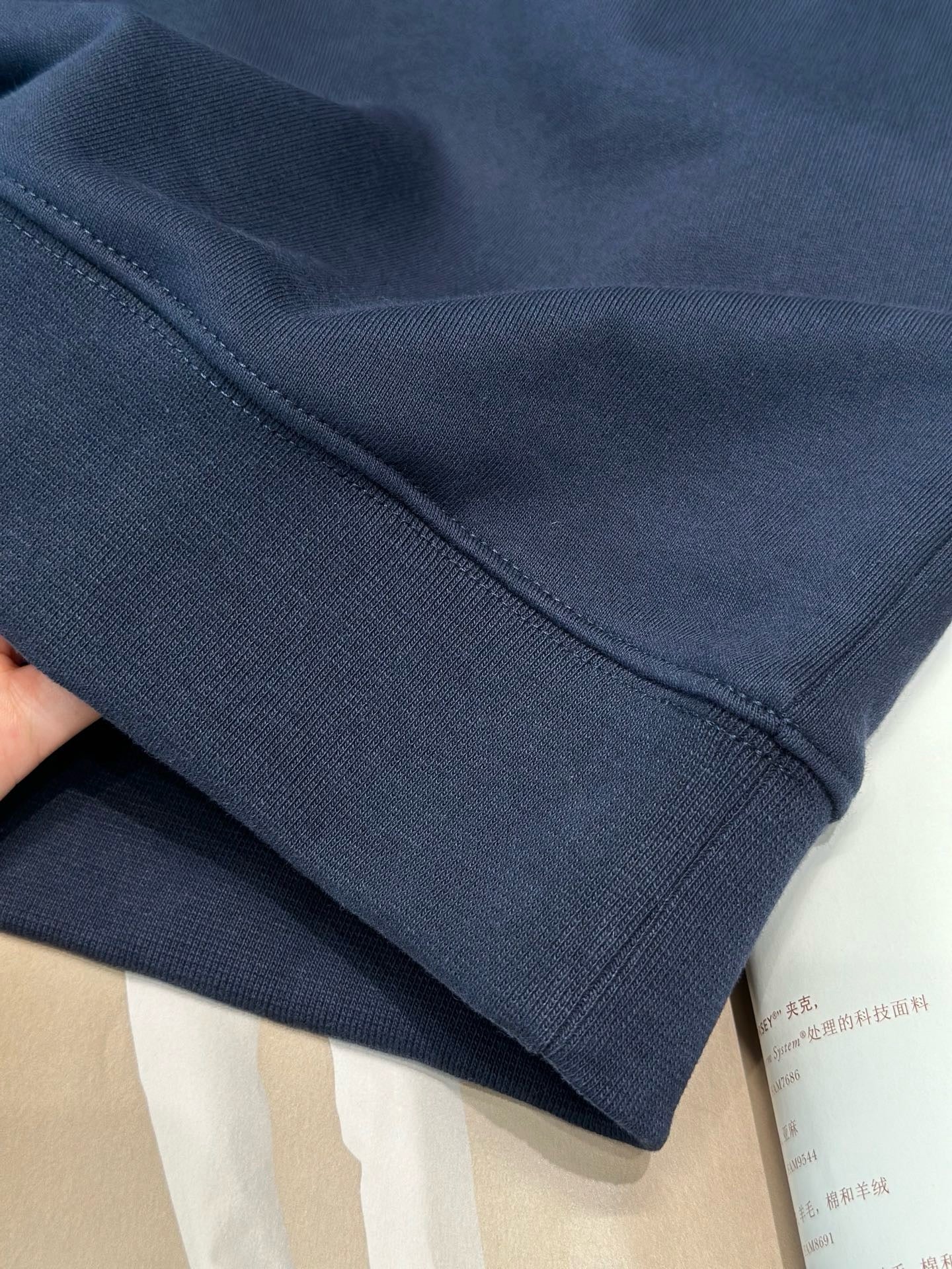 로에베 스웻셔츠