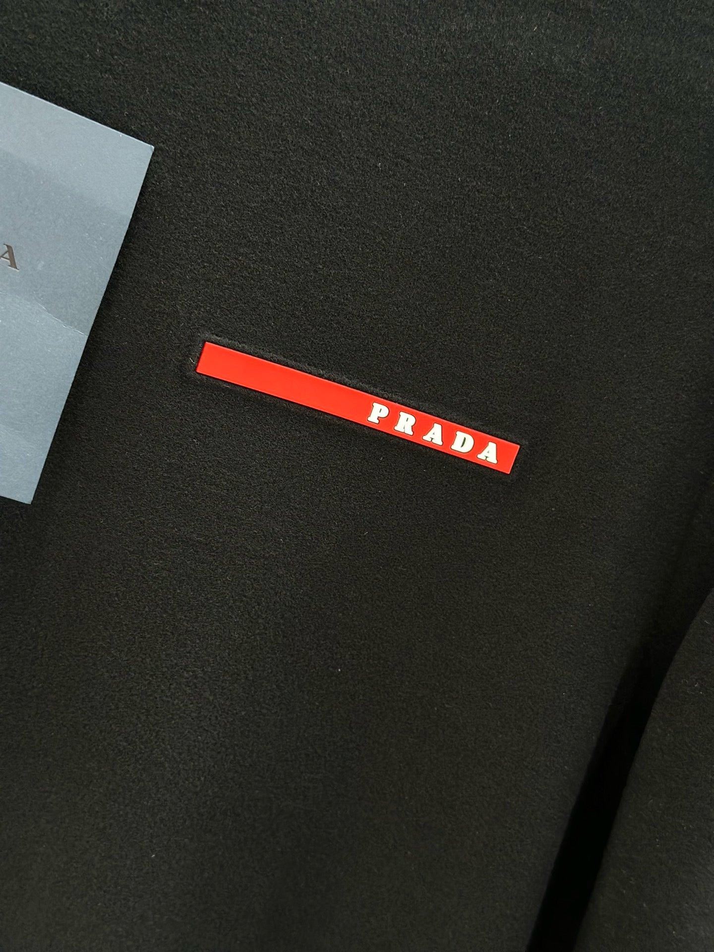 프라다 체스트 레드로고 맨투맨