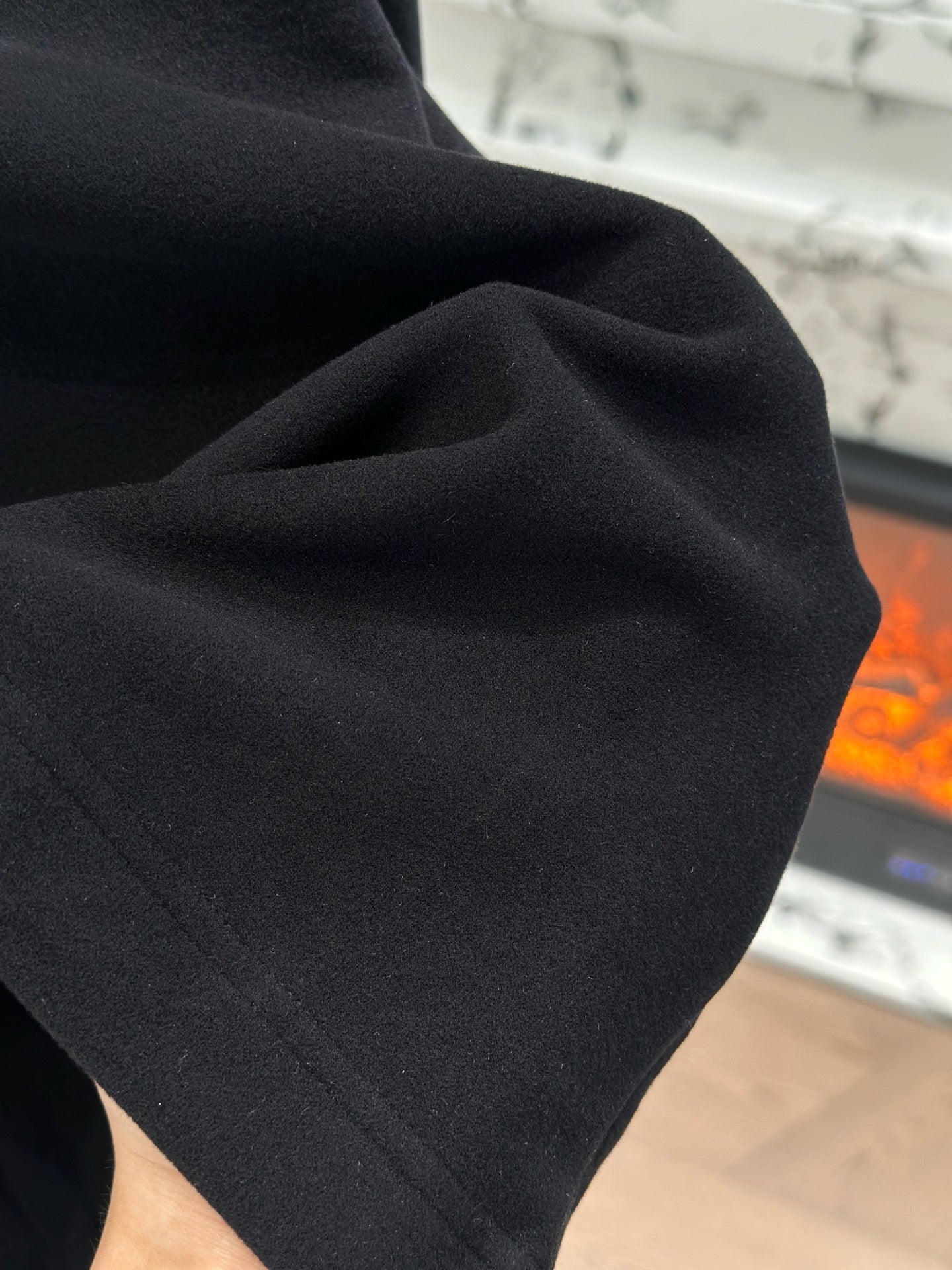 프라다 체스트 레드로고 맨투맨