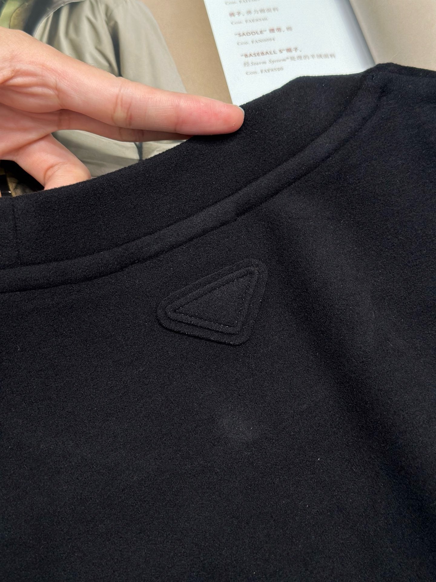 프라다 체스트 레드로고 맨투맨