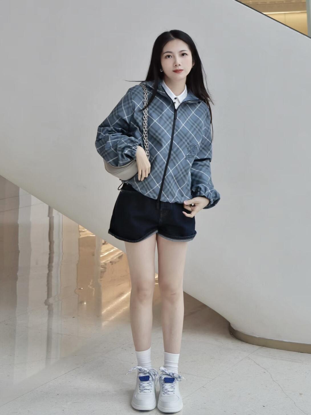 루이비통 라인스톤 후드티