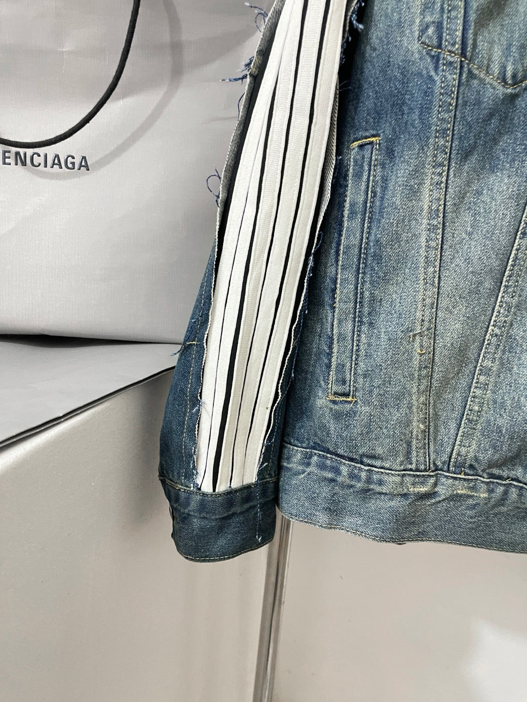 발렌시아가 컷-업 트랙수트 자켓