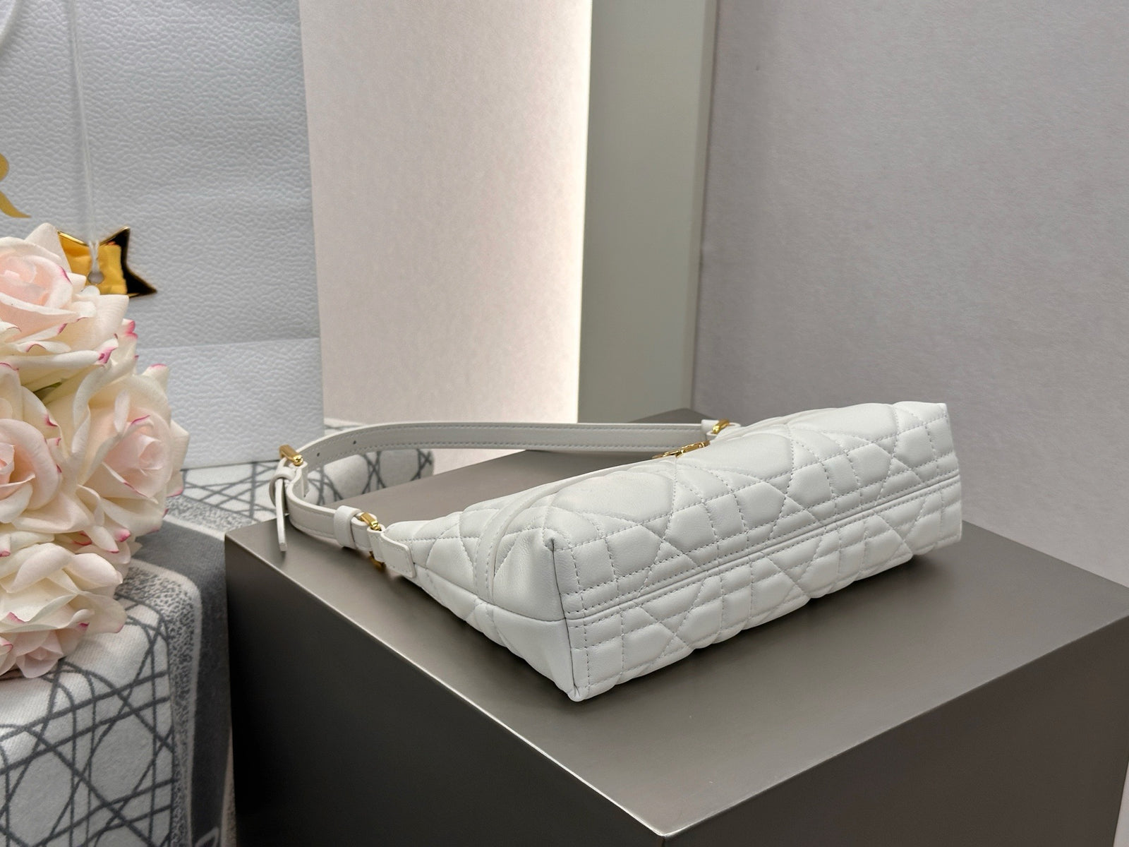 디올 Miss Caro Cigale 미니 백