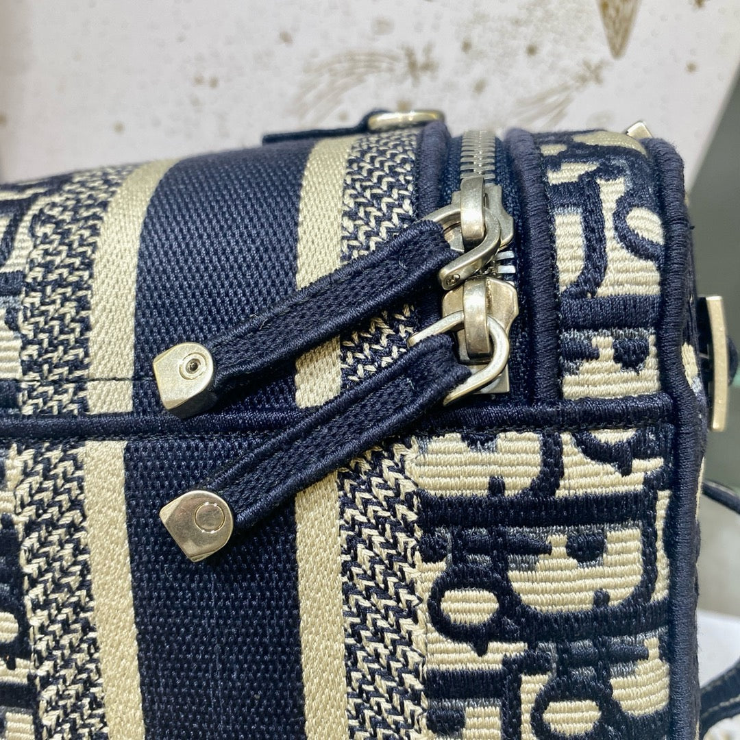 디올 스몰 트래블 베니티 케이스