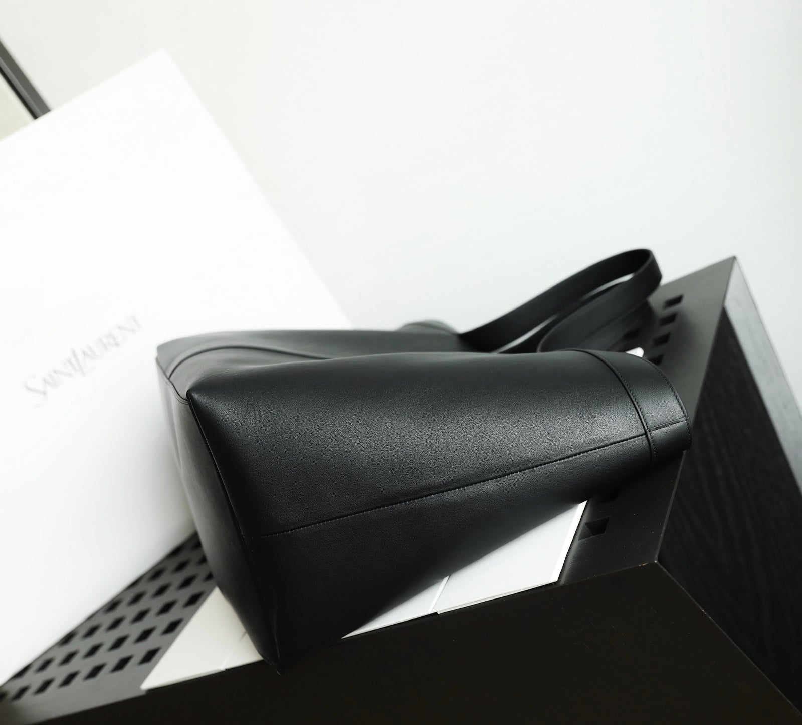 생로랑 Y 토트백