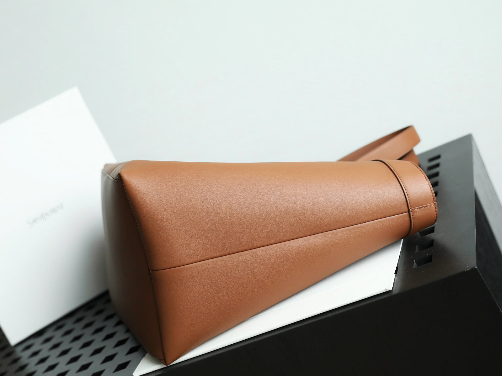 생로랑 Y 토트백