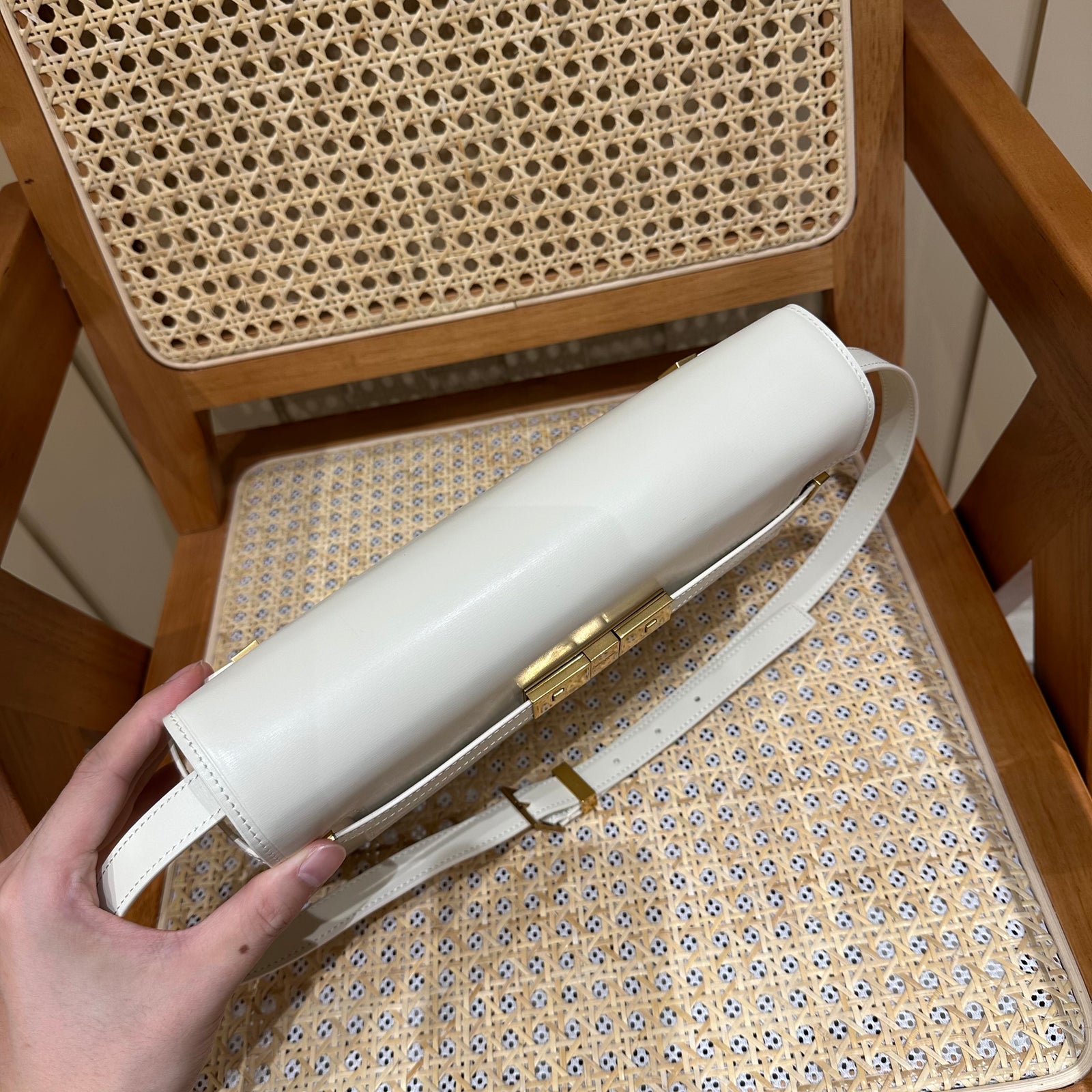 생로랑 맨하탄 숄더백 미디움