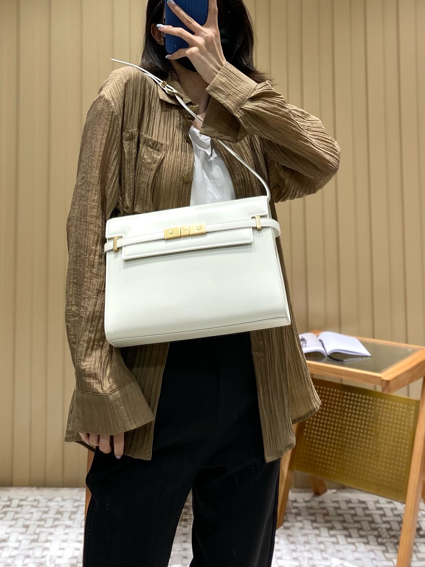 생로랑 맨하탄 숄더백 미디움