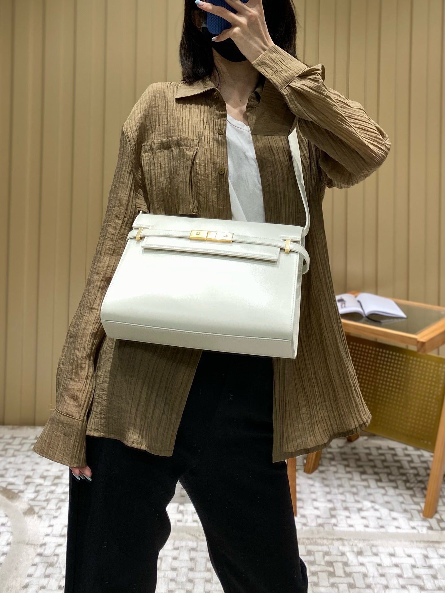 생로랑 맨하탄 숄더백 미디움