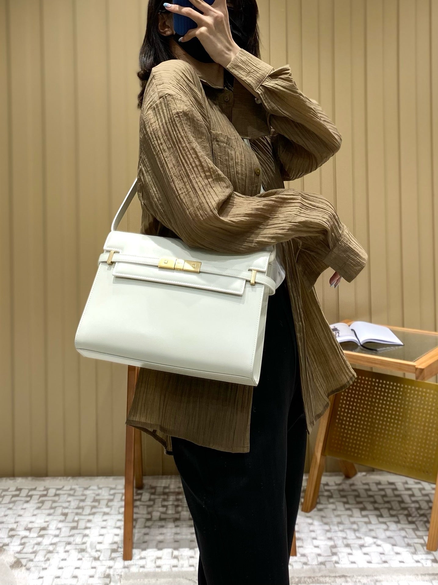 생로랑 맨하탄 숄더백 미디움