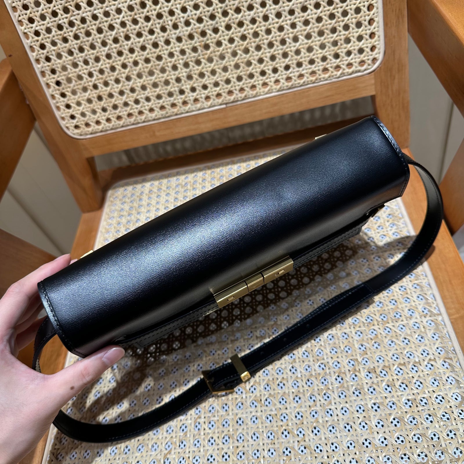 생로랑 맨하탄 숄더백 미디움