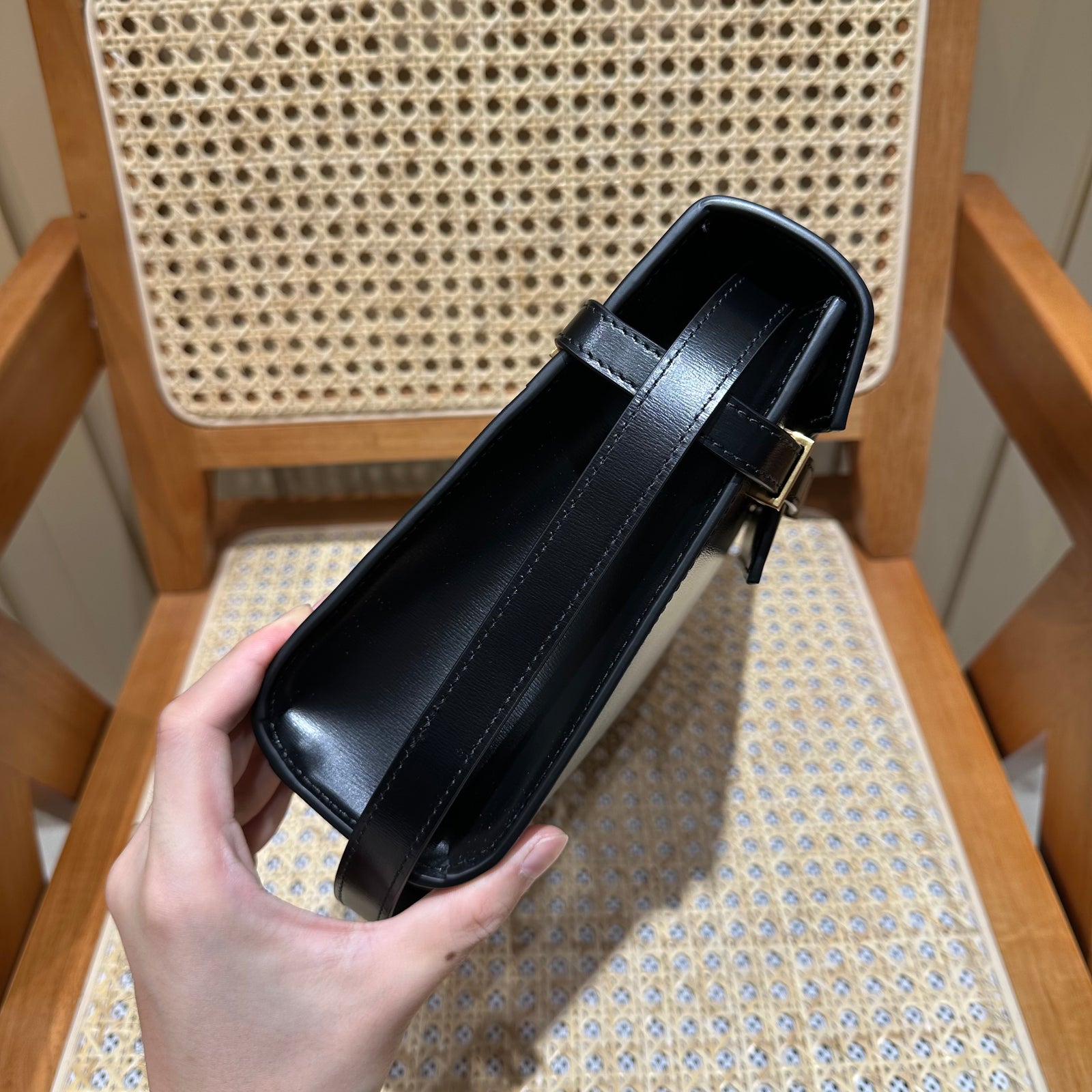 생로랑 맨하탄 숄더백 미디움