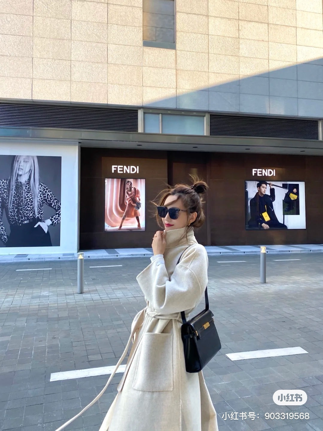 생로랑 맨하탄 숄더백 미디움