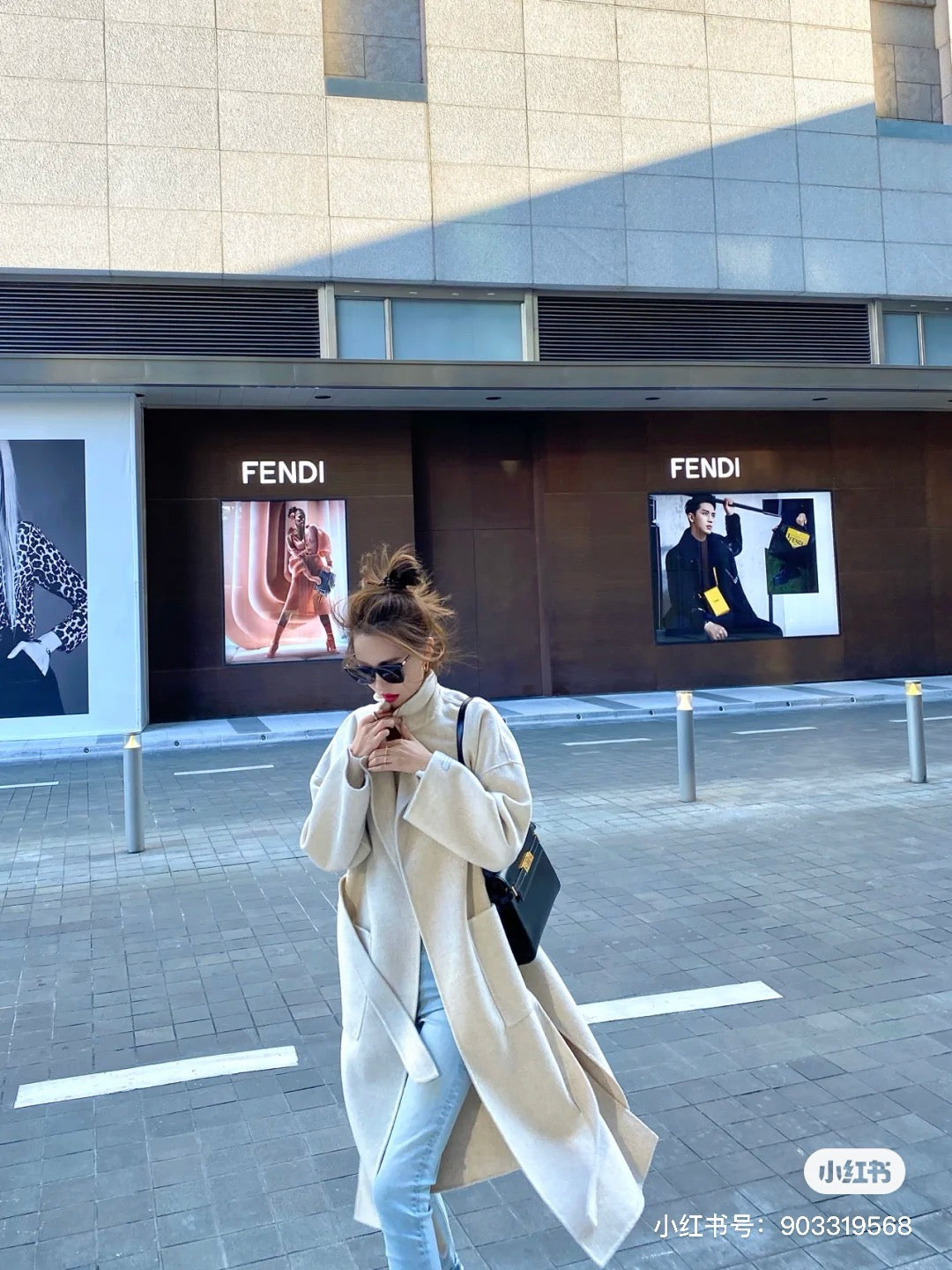 생로랑 맨하탄 숄더백 미디움