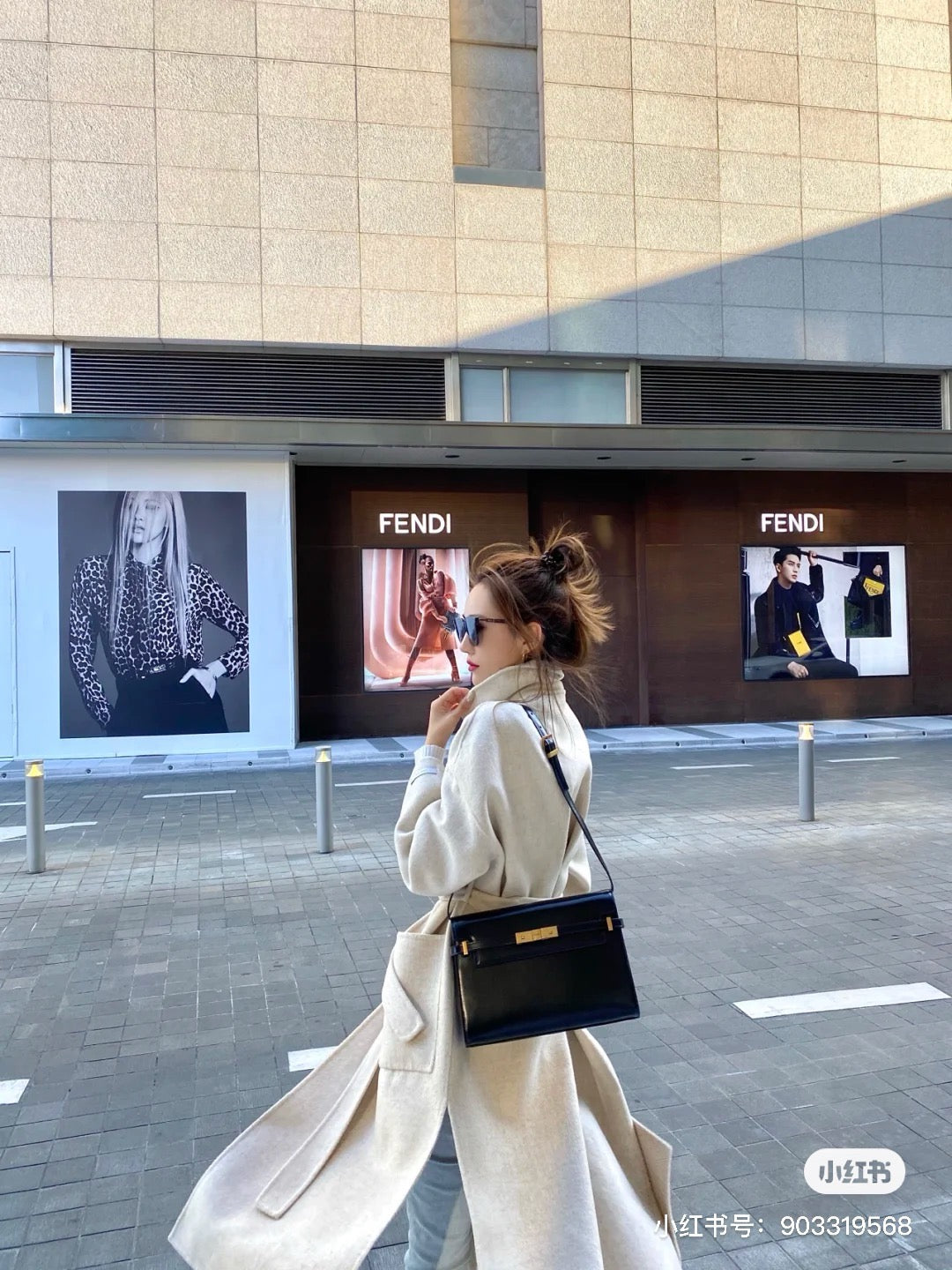 생로랑 맨하탄 숄더백 미디움