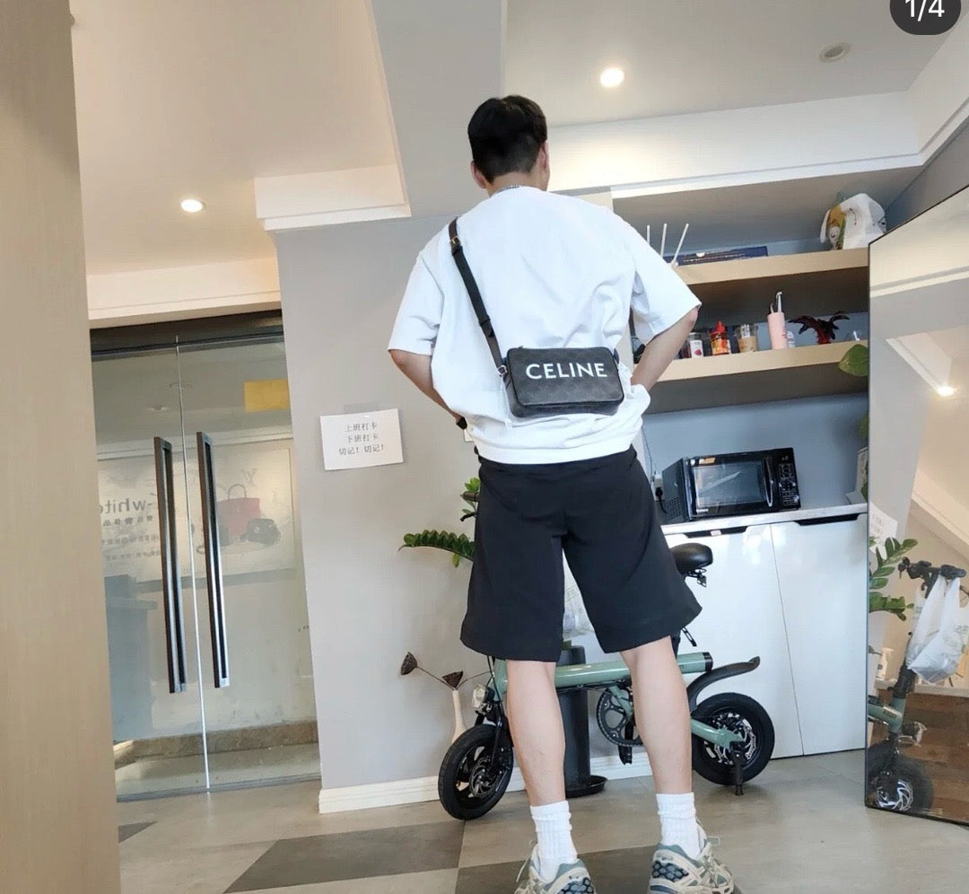 셀린느 트리옹프 메신저백