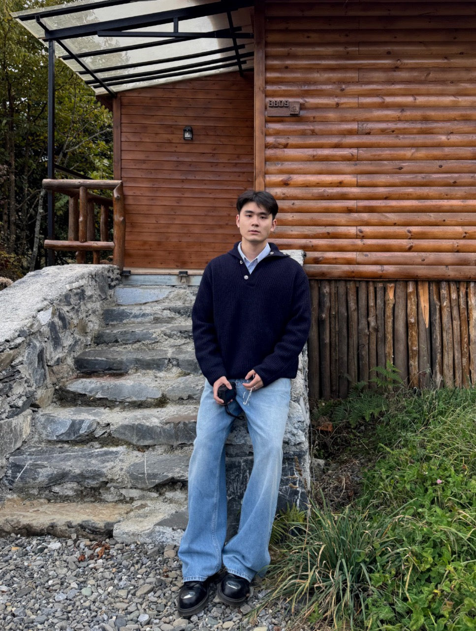아크네 스튜디오 부츠컷 디스트레스드 오가닉 진