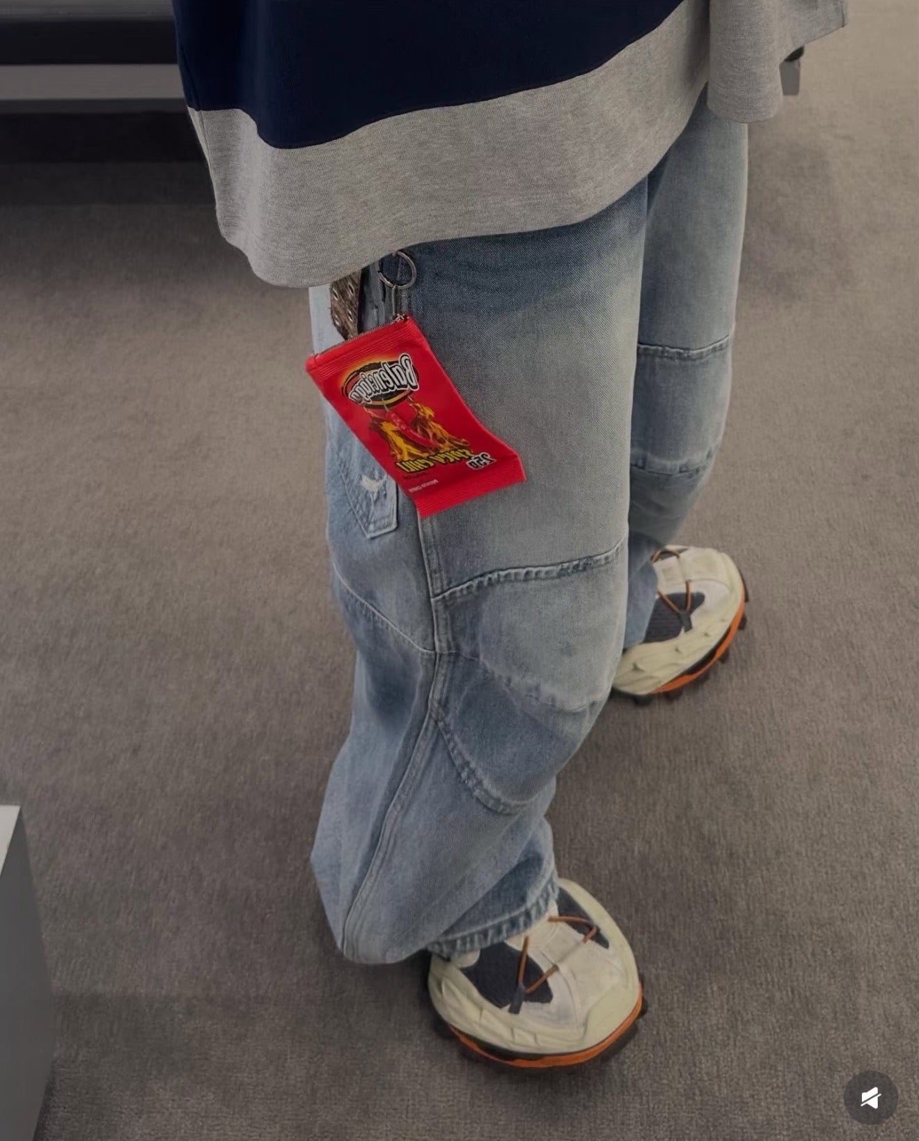 발렌시아가 와이드 레그 진