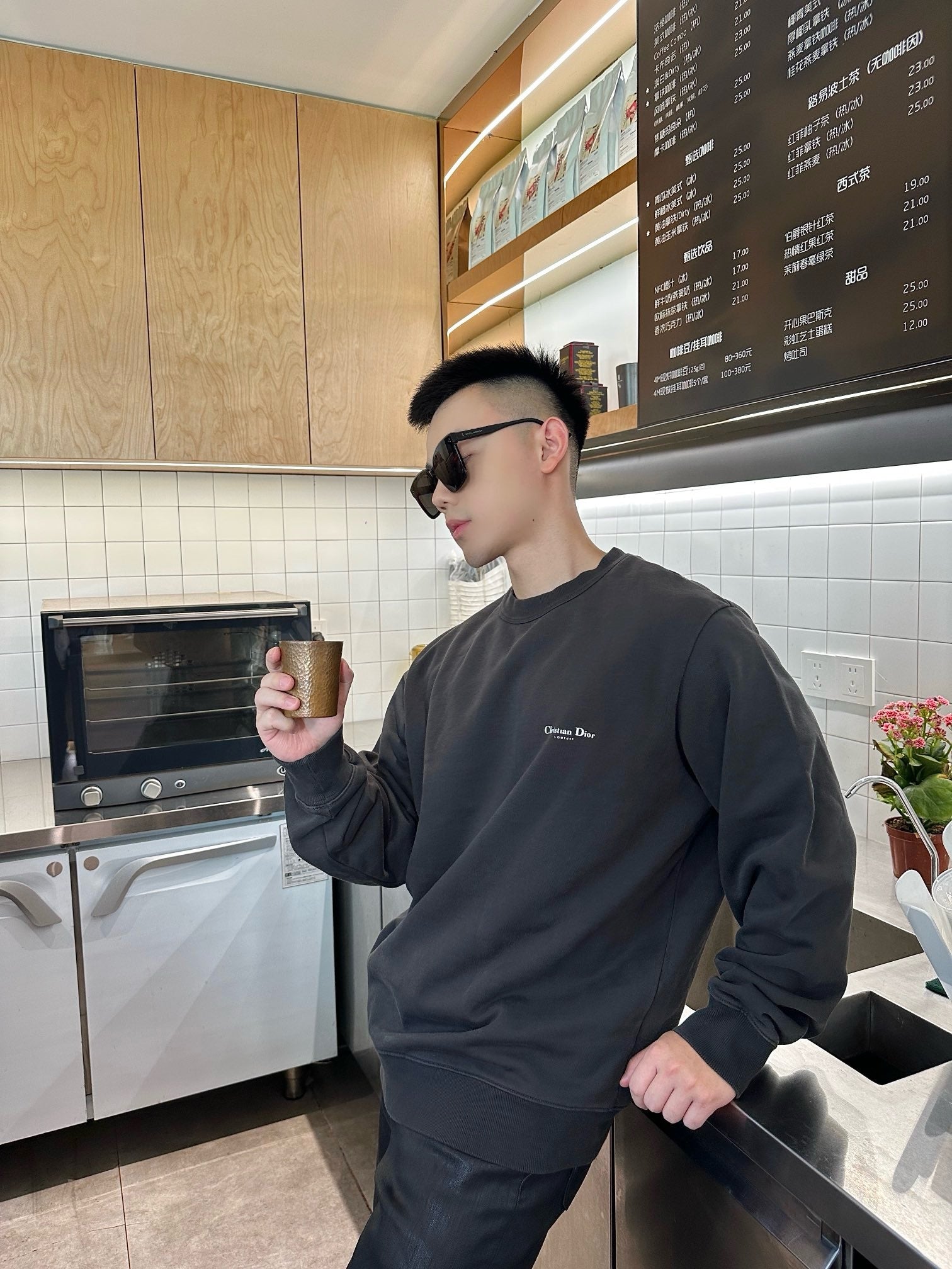 디올 Heritage 맨투맨