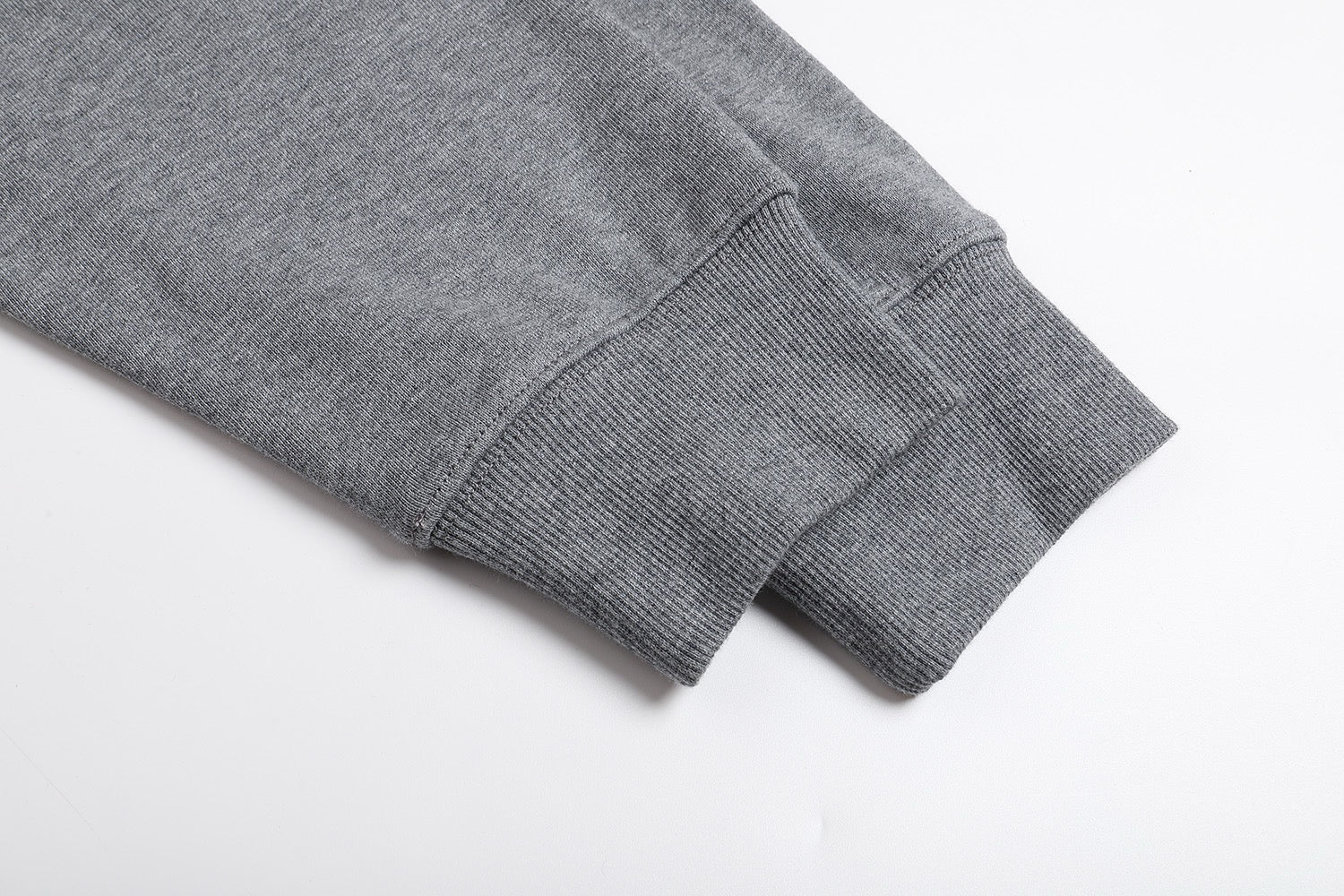 디올 몽테인 맨투맨