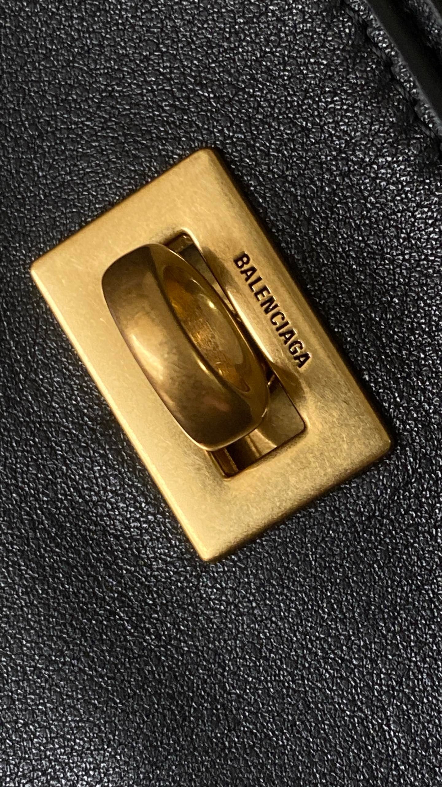 발렌시아가 로데오 슬링 포셰트백