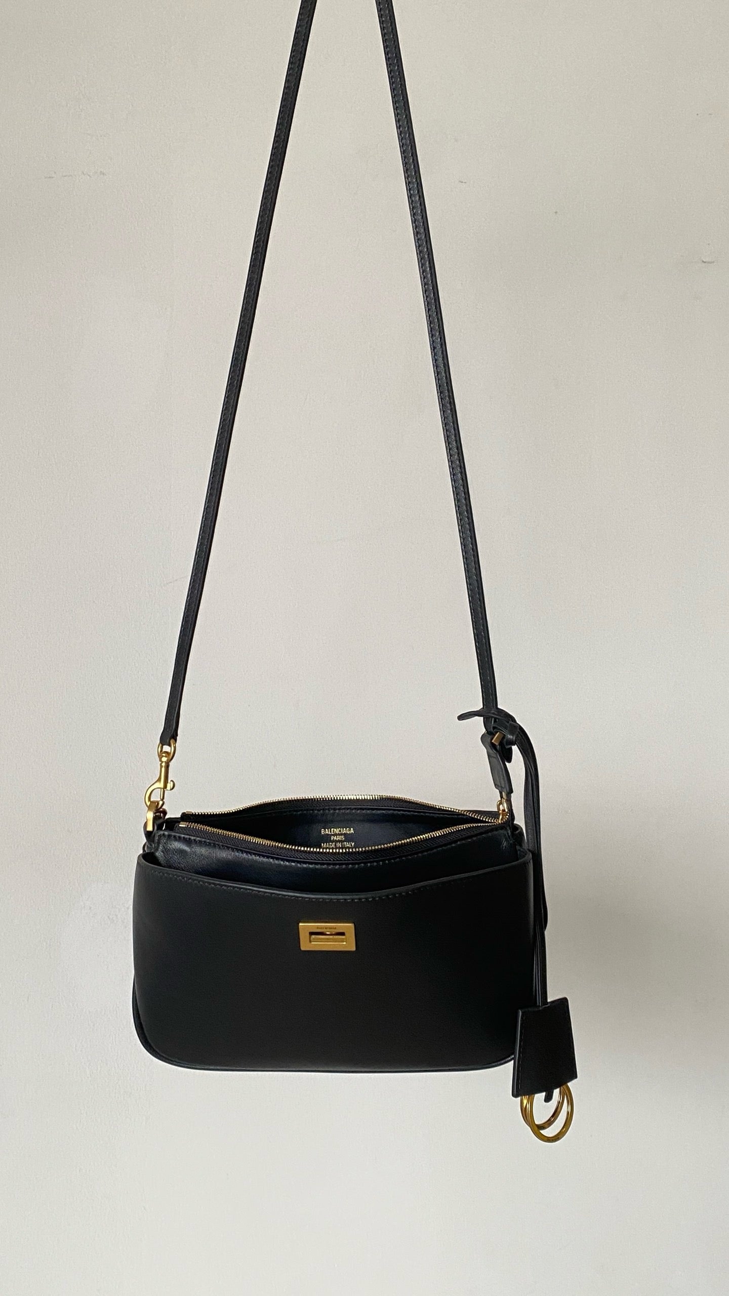 발렌시아가 로데오 슬링 포셰트백