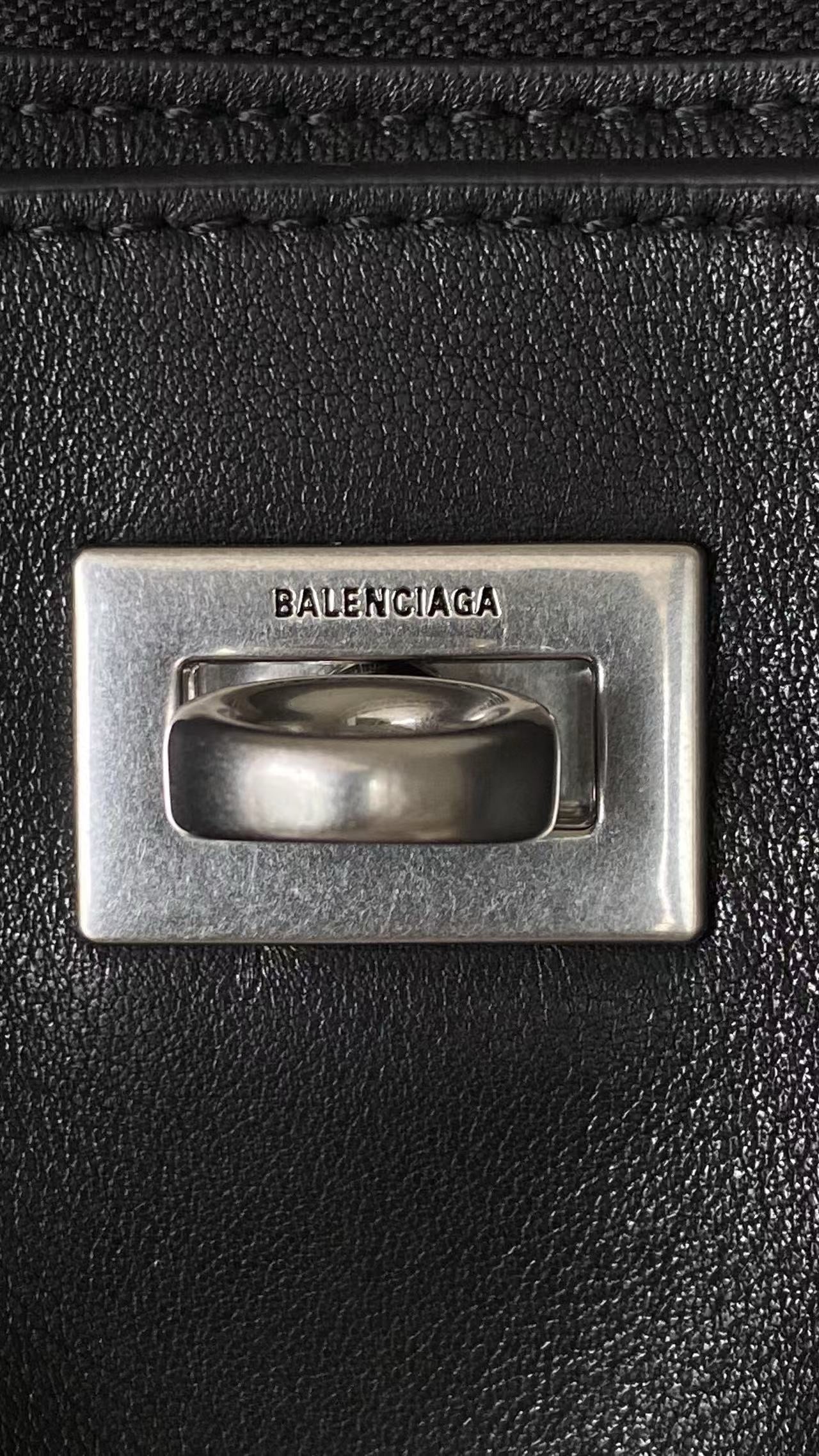 발렌시아가 로데오 슬링 포셰트백