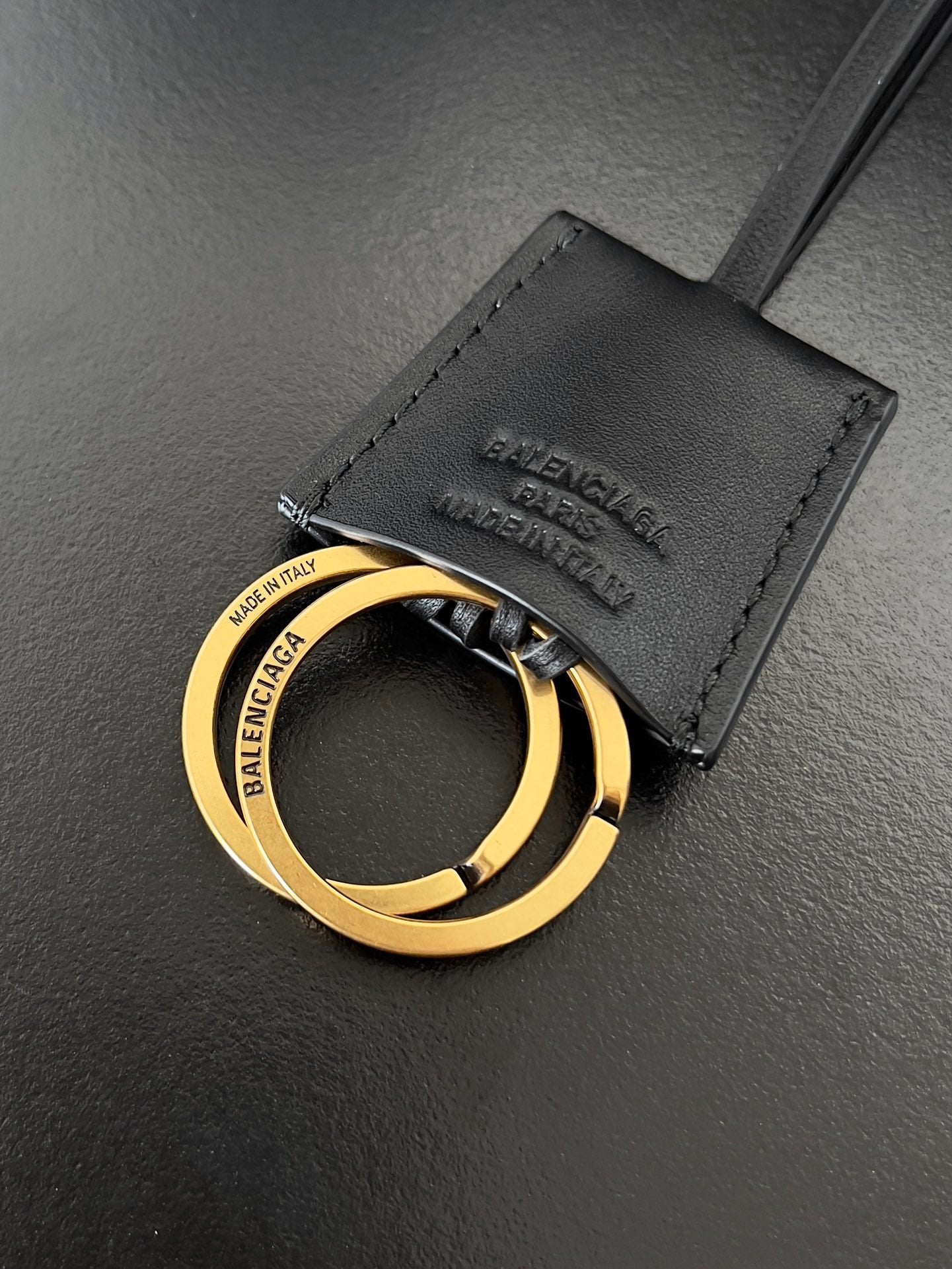 발렌시아가 벨 에어 캐리 올 백 미디움