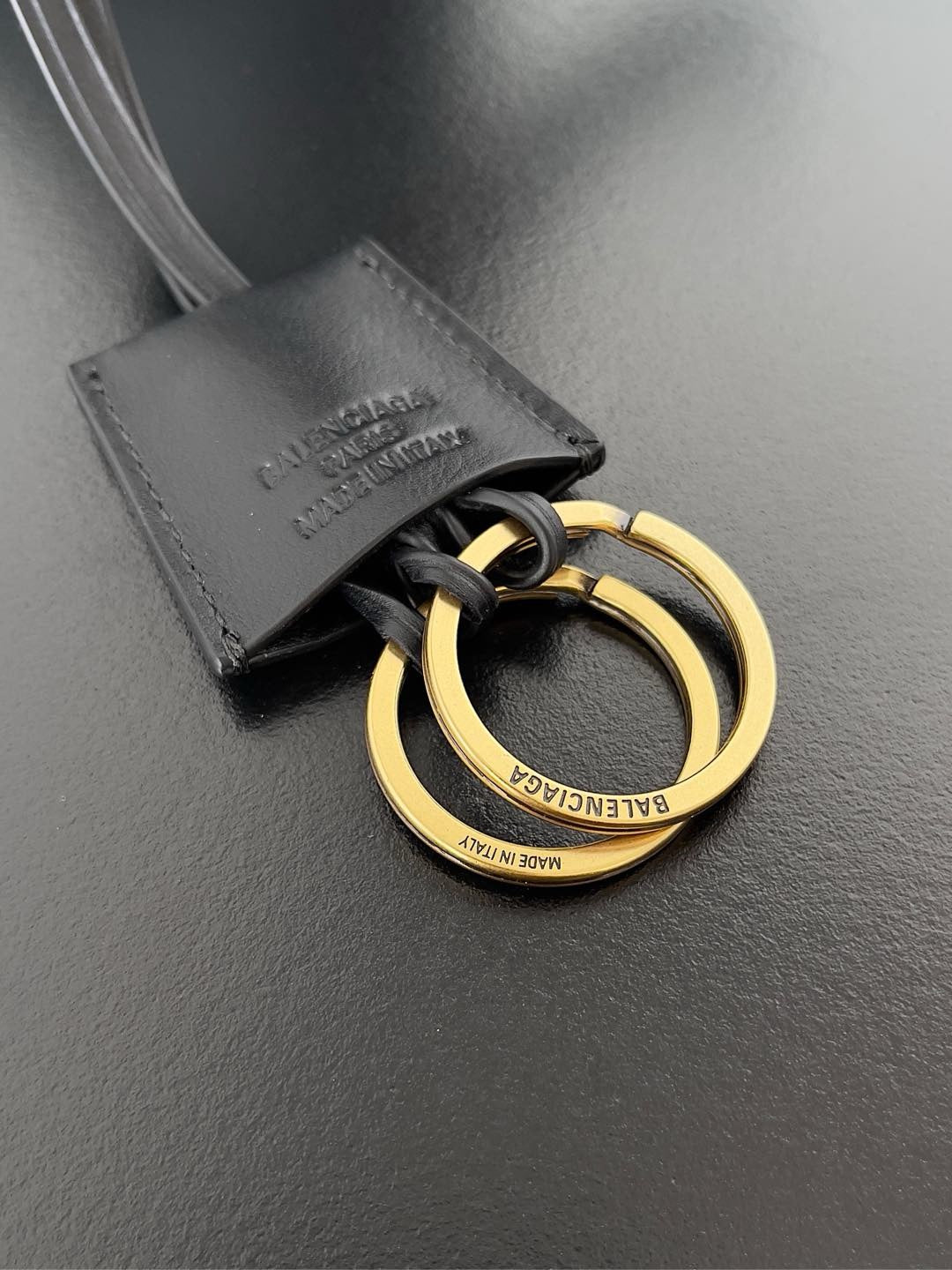 발렌시아가 벨 에어 호보백 스몰