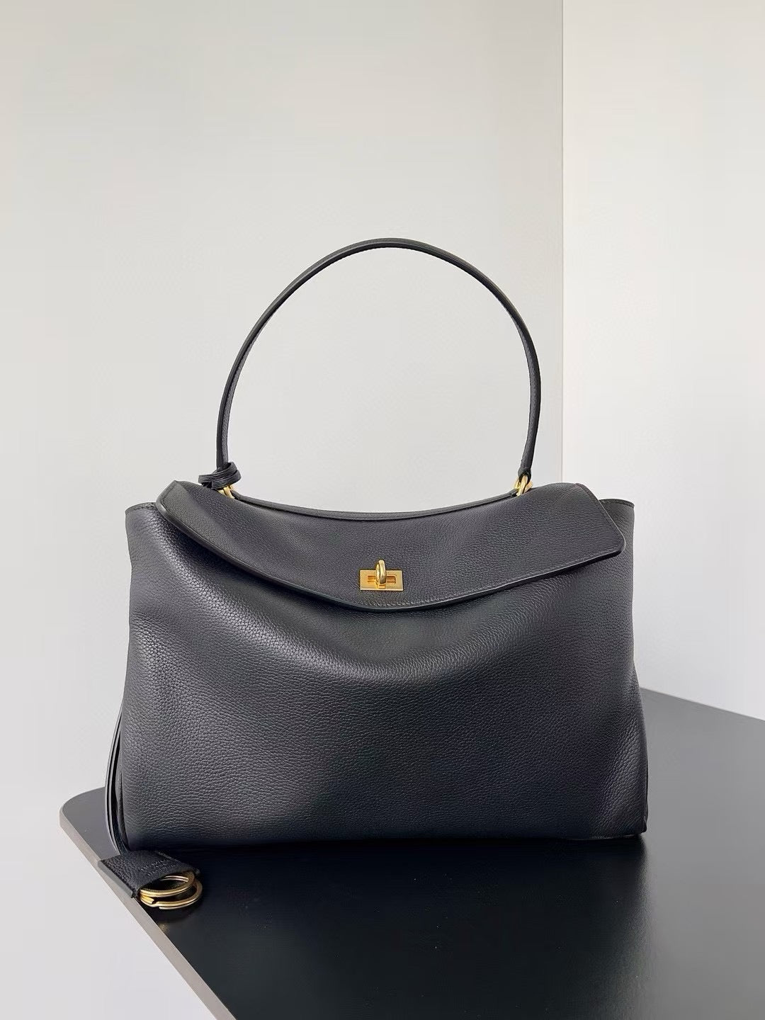 발렌시아가 로데오 핸드백 미디움