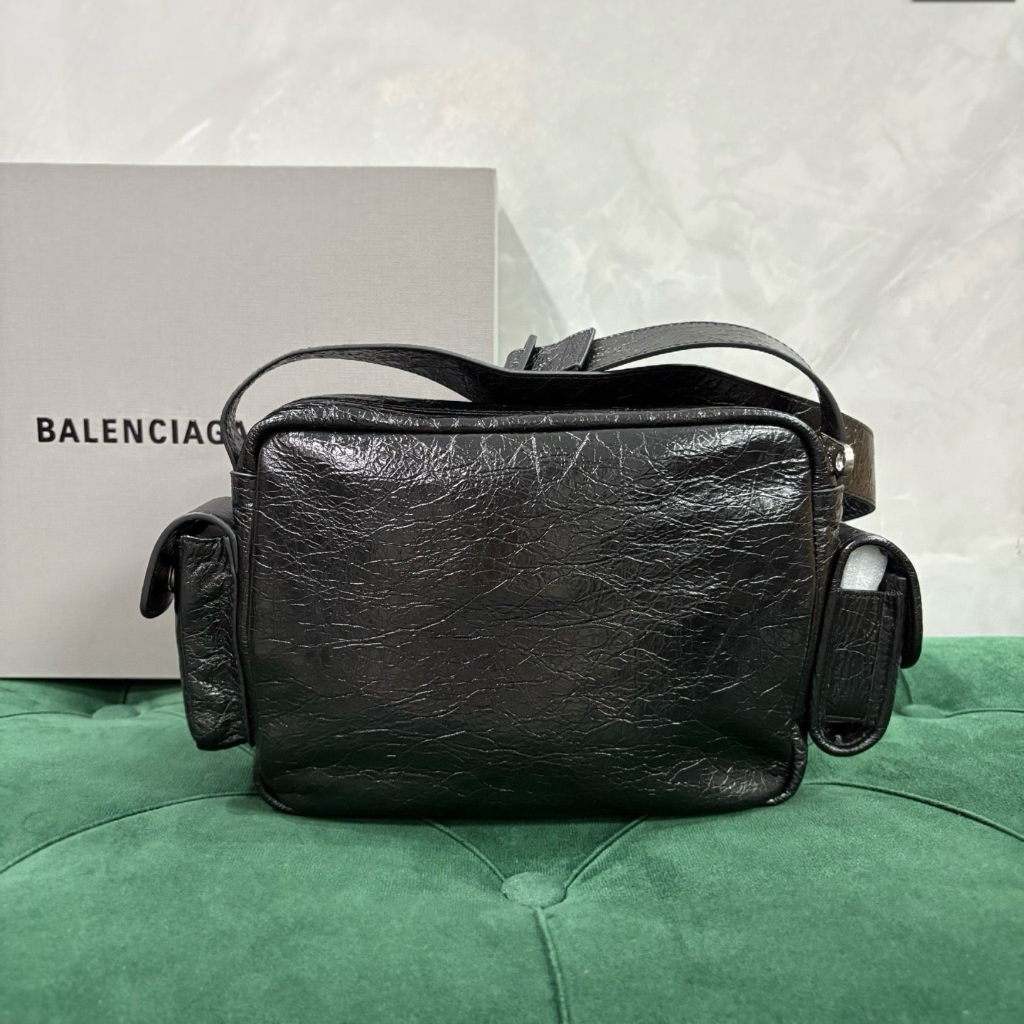 발렌시아가 슈퍼비지 카메라 백