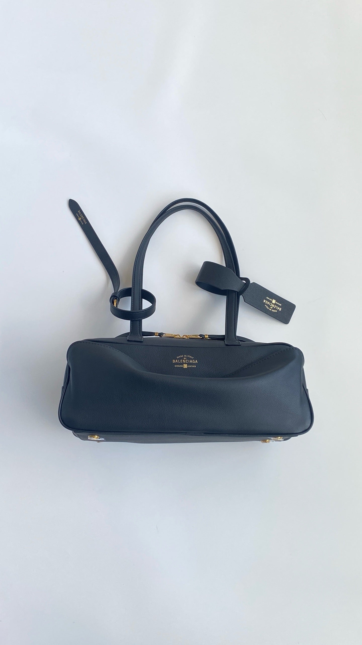 발렌시아가 캐리 레더 스몰 볼링백