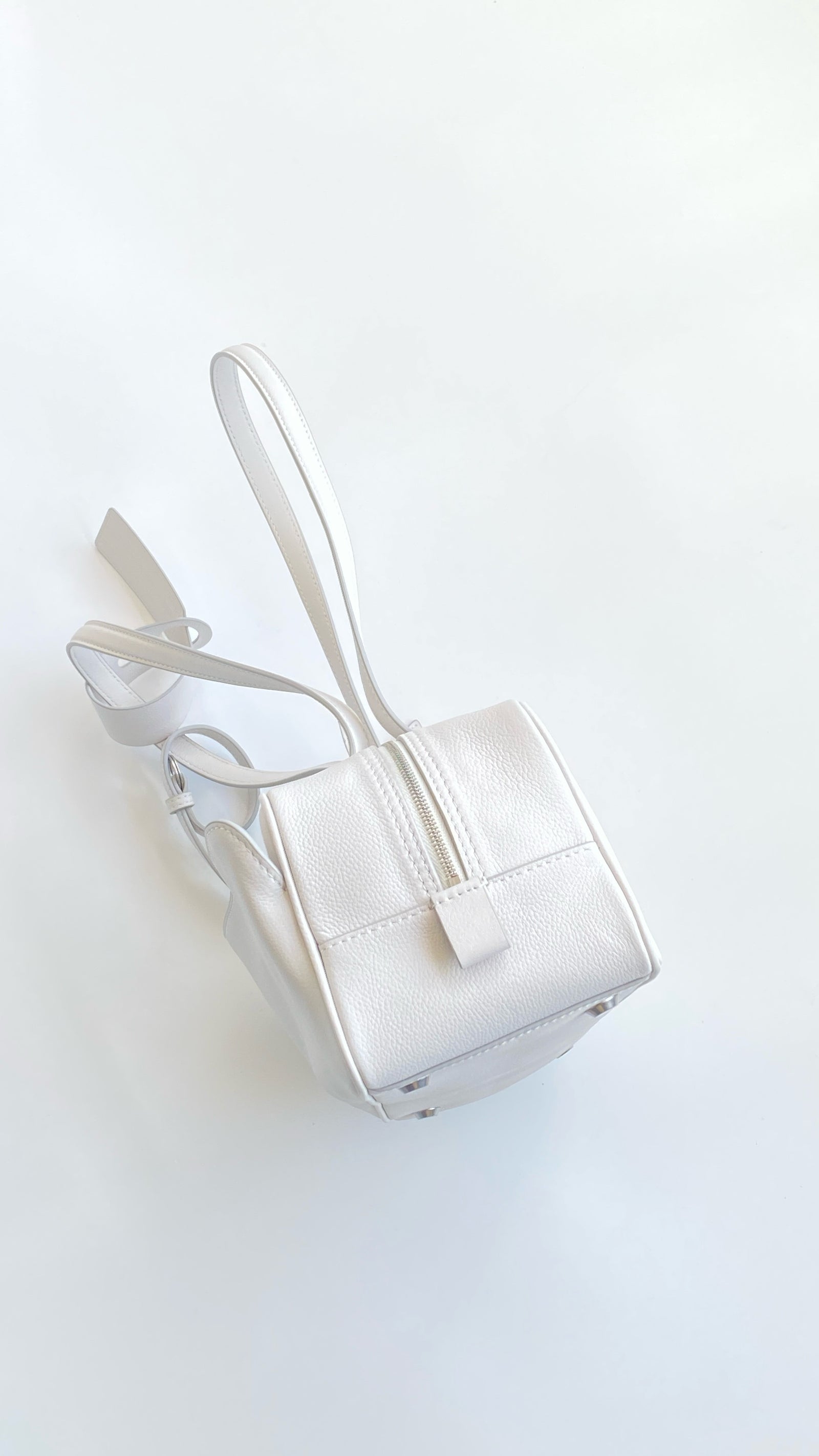 발렌시아가 캐리 레더 스몰 볼링백