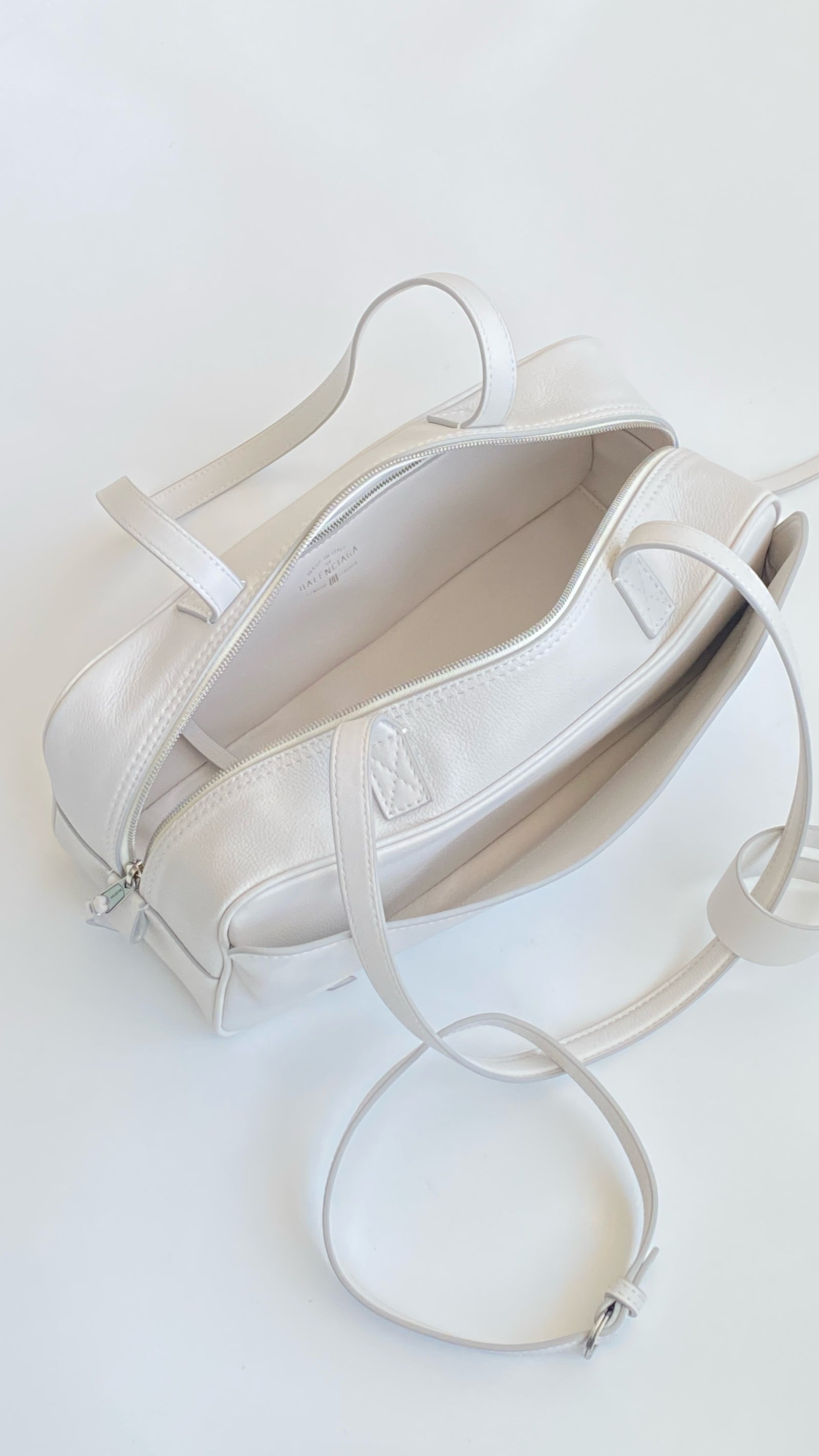 발렌시아가 캐리 레더 스몰 볼링백