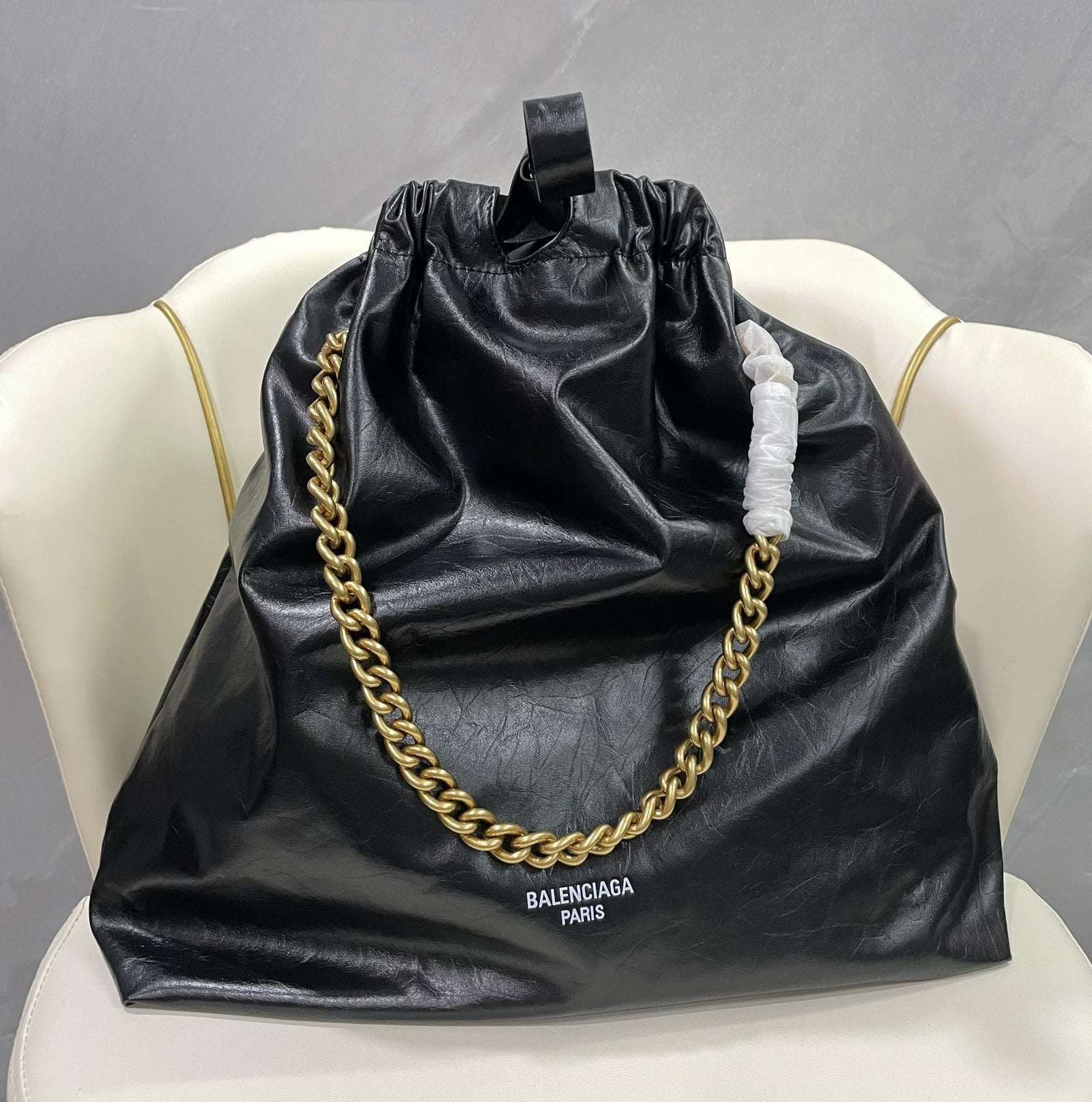 발렌시아가 크러쉬 토트백 미디움