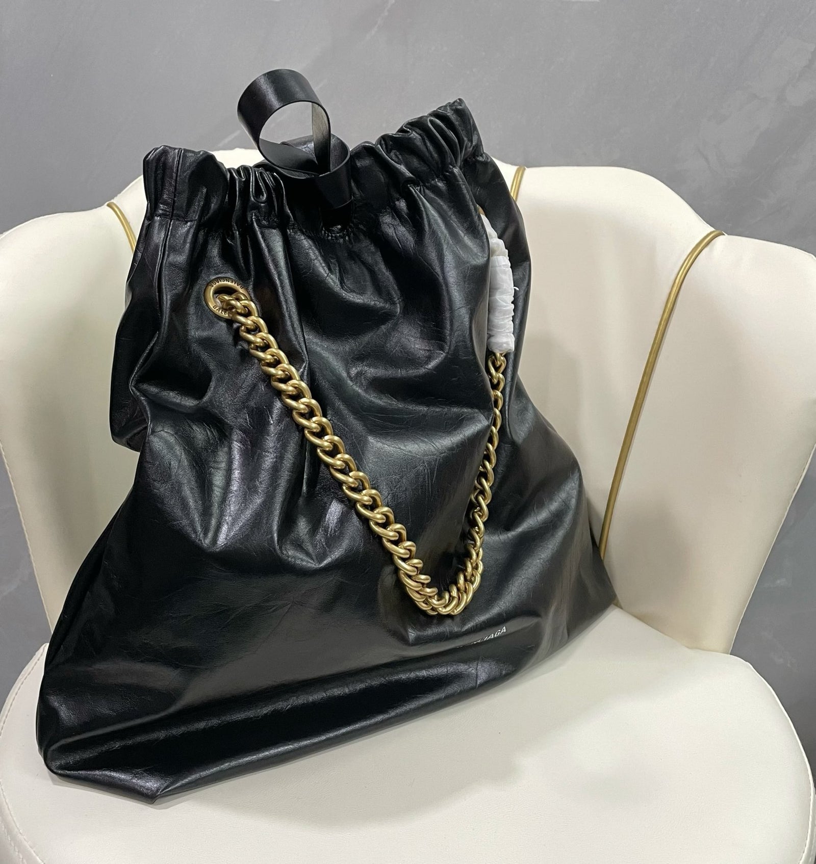 발렌시아가 크러쉬 토트백 미디움