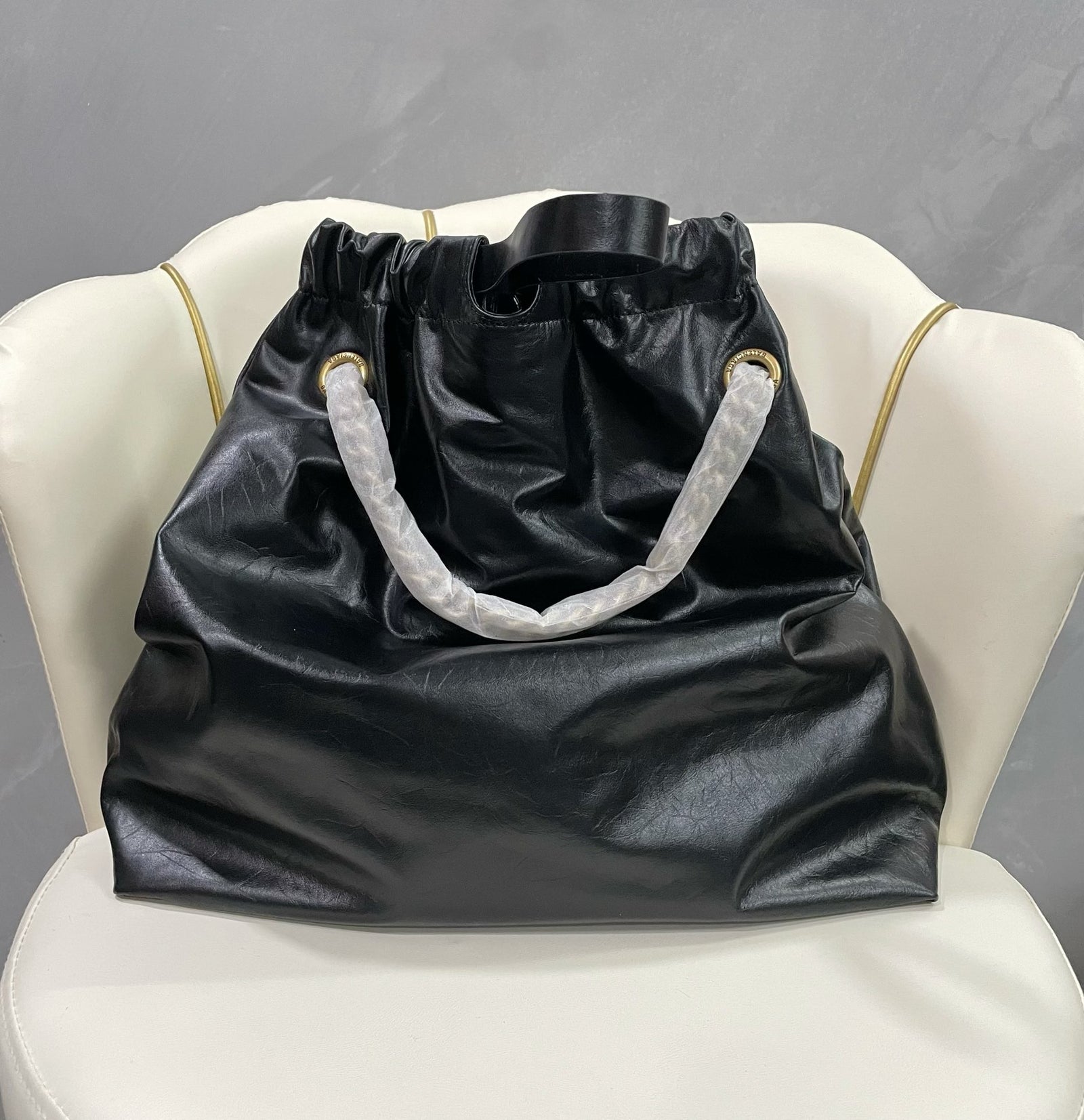 발렌시아가 크러쉬 토트백 미디움