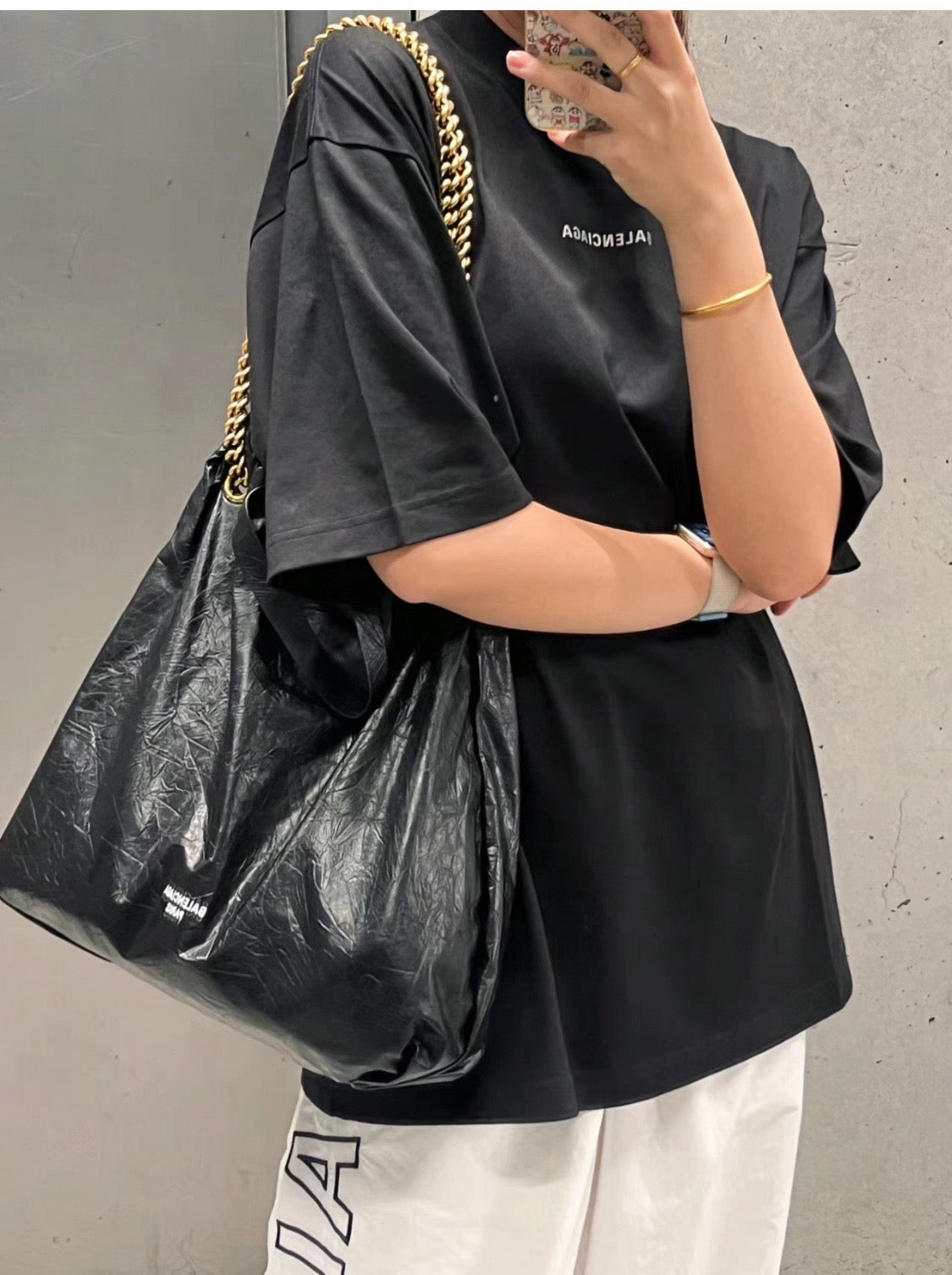 발렌시아가 크러쉬 토트백 미디움