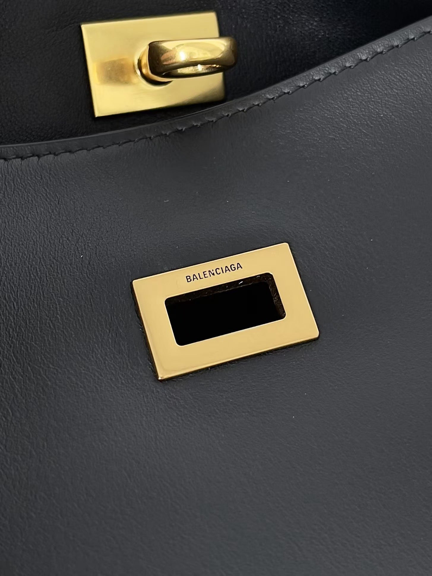 발렌시아가 벨 에어 숄더백 스몰