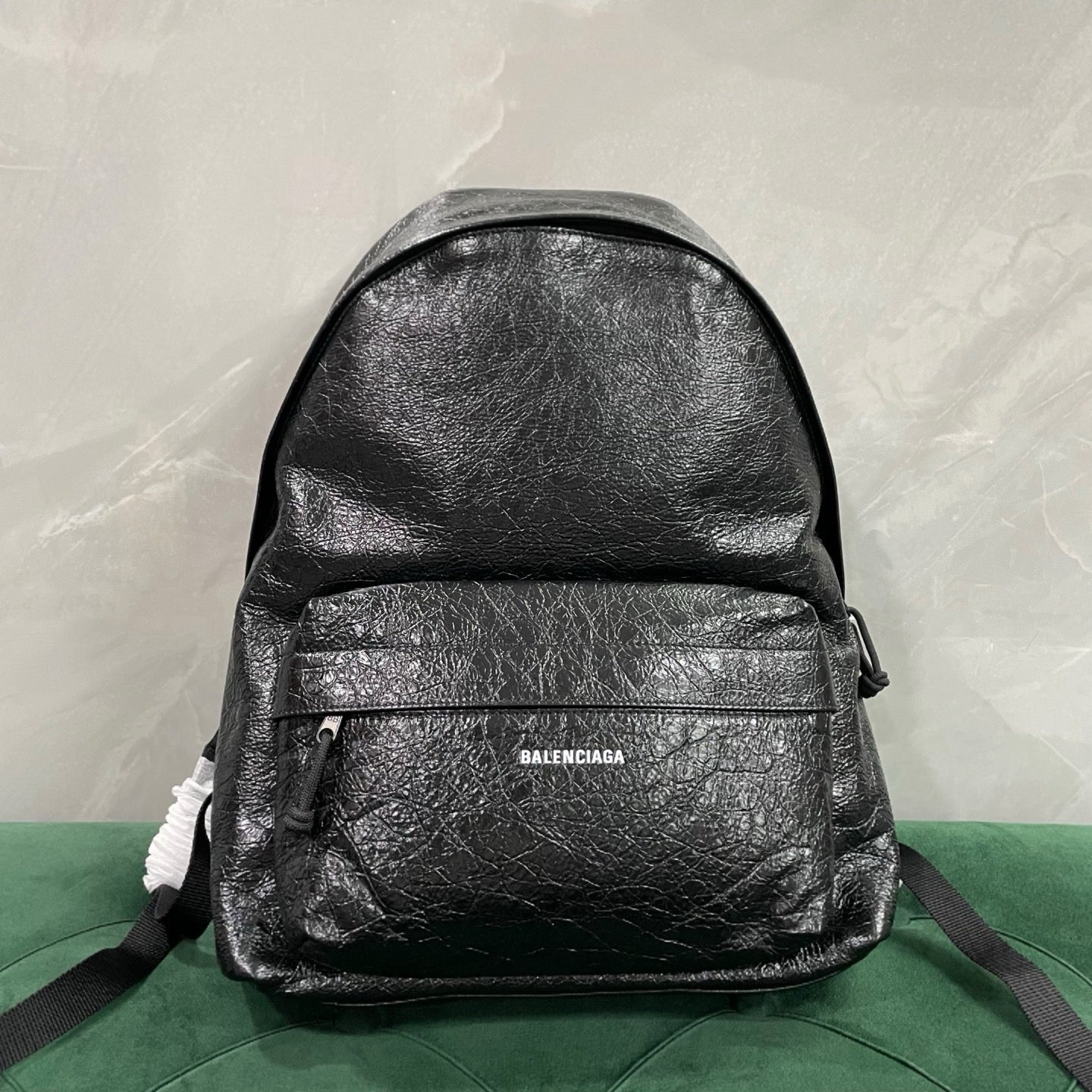 발렌시아가 익스플로러 백팩 블랙