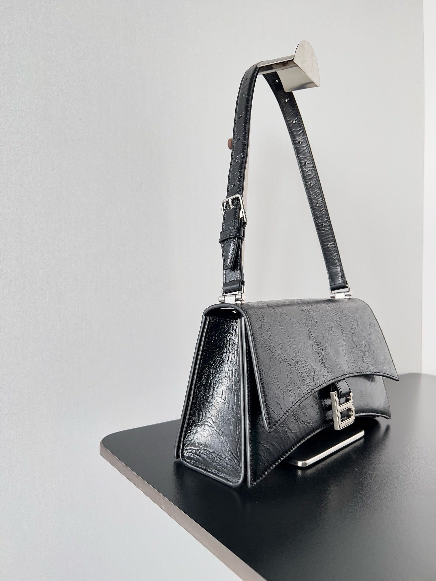 발렌시아가 크러쉬 스몰 슬링 백