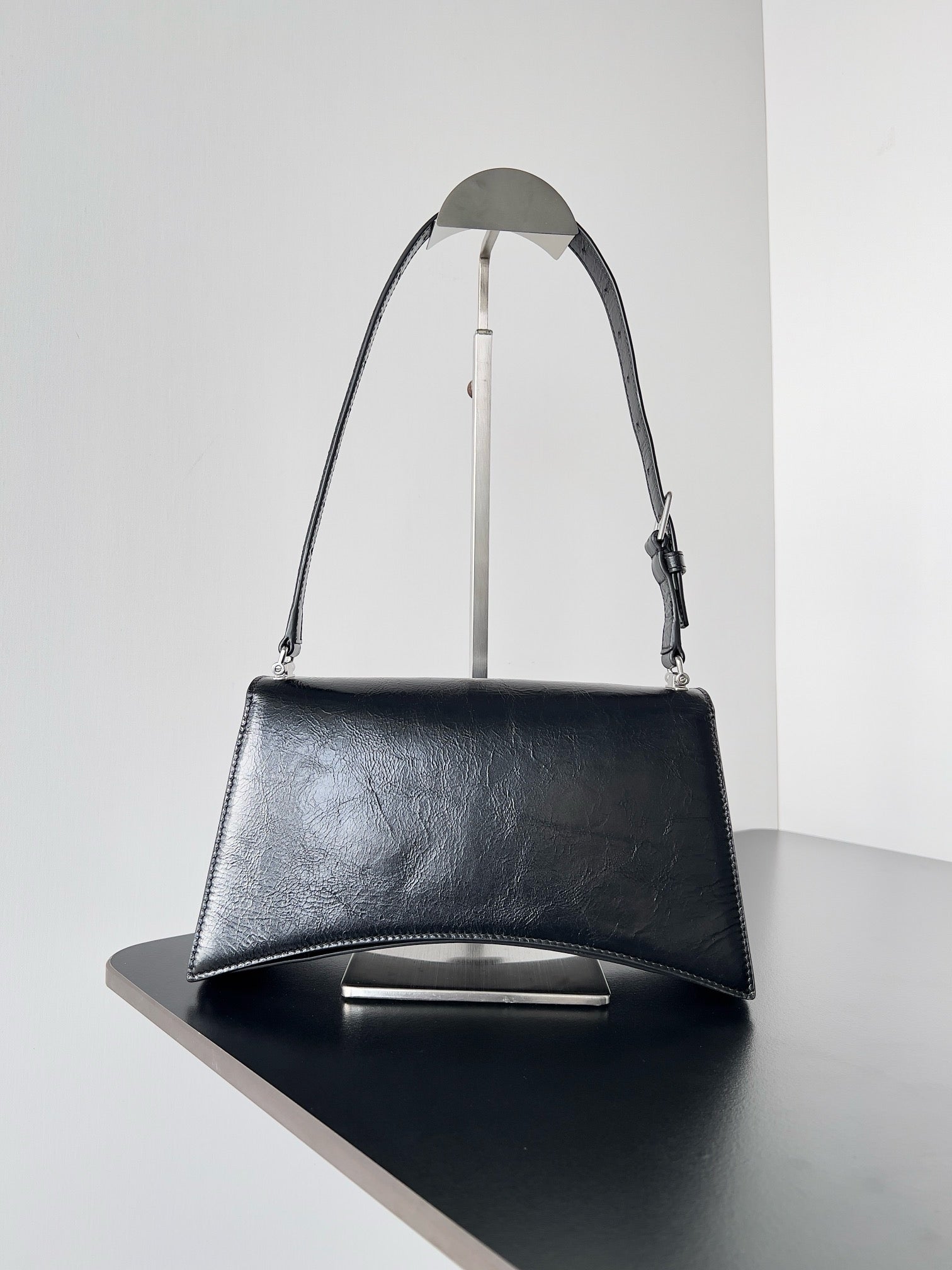 발렌시아가 크러쉬 스몰 슬링 백