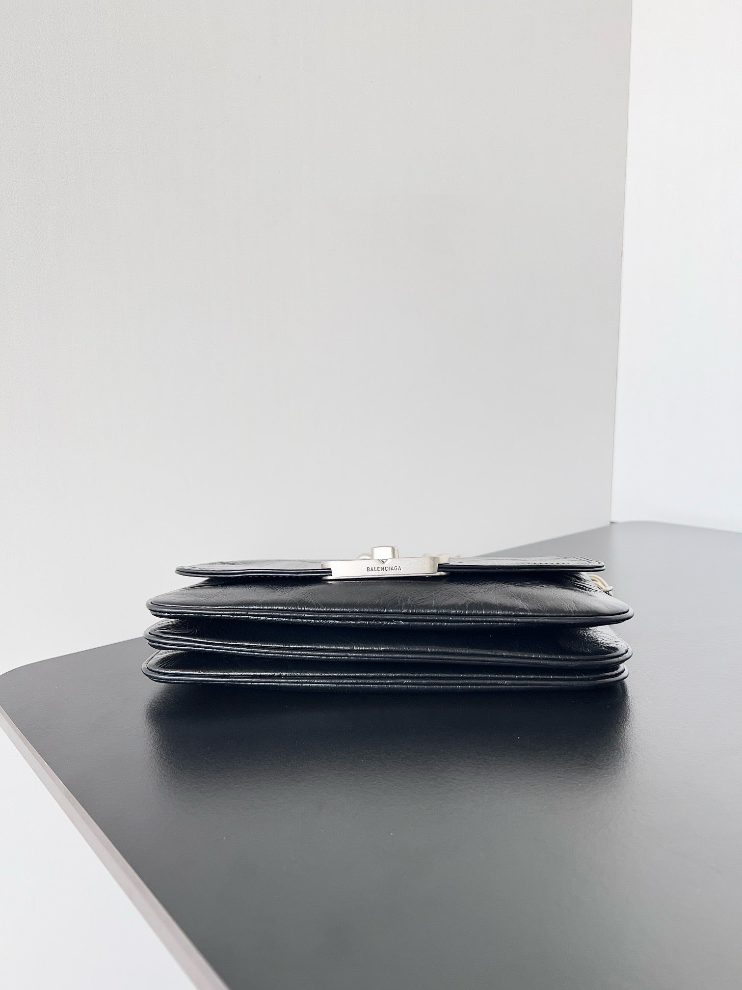 발렌시아가 BB 소프트 숄더백 스몰