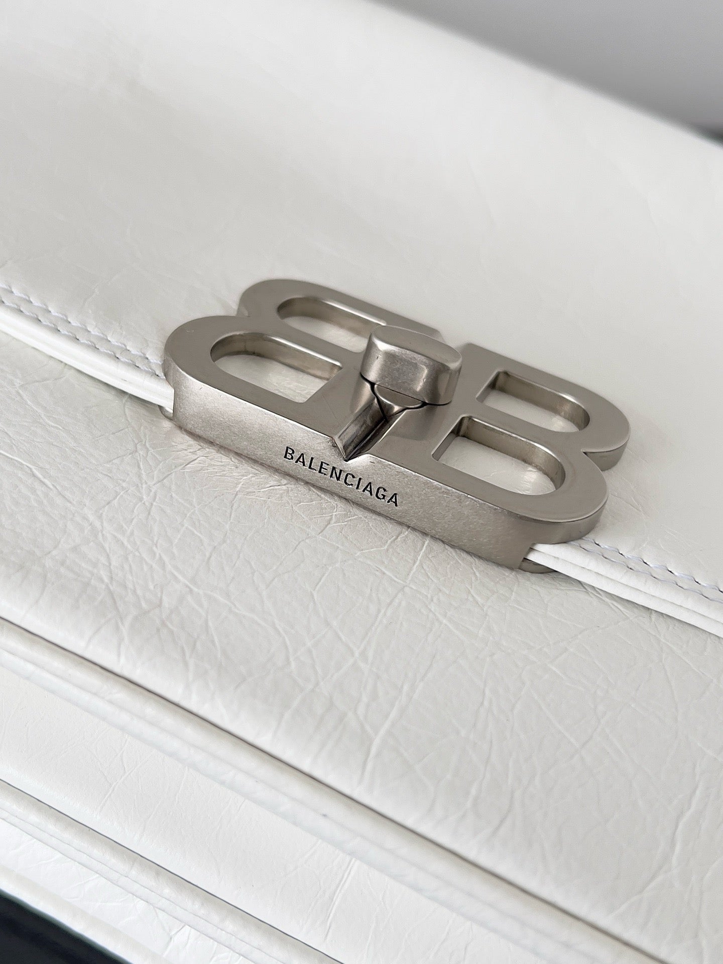 발렌시아가 BB 소프트 숄더백 라지