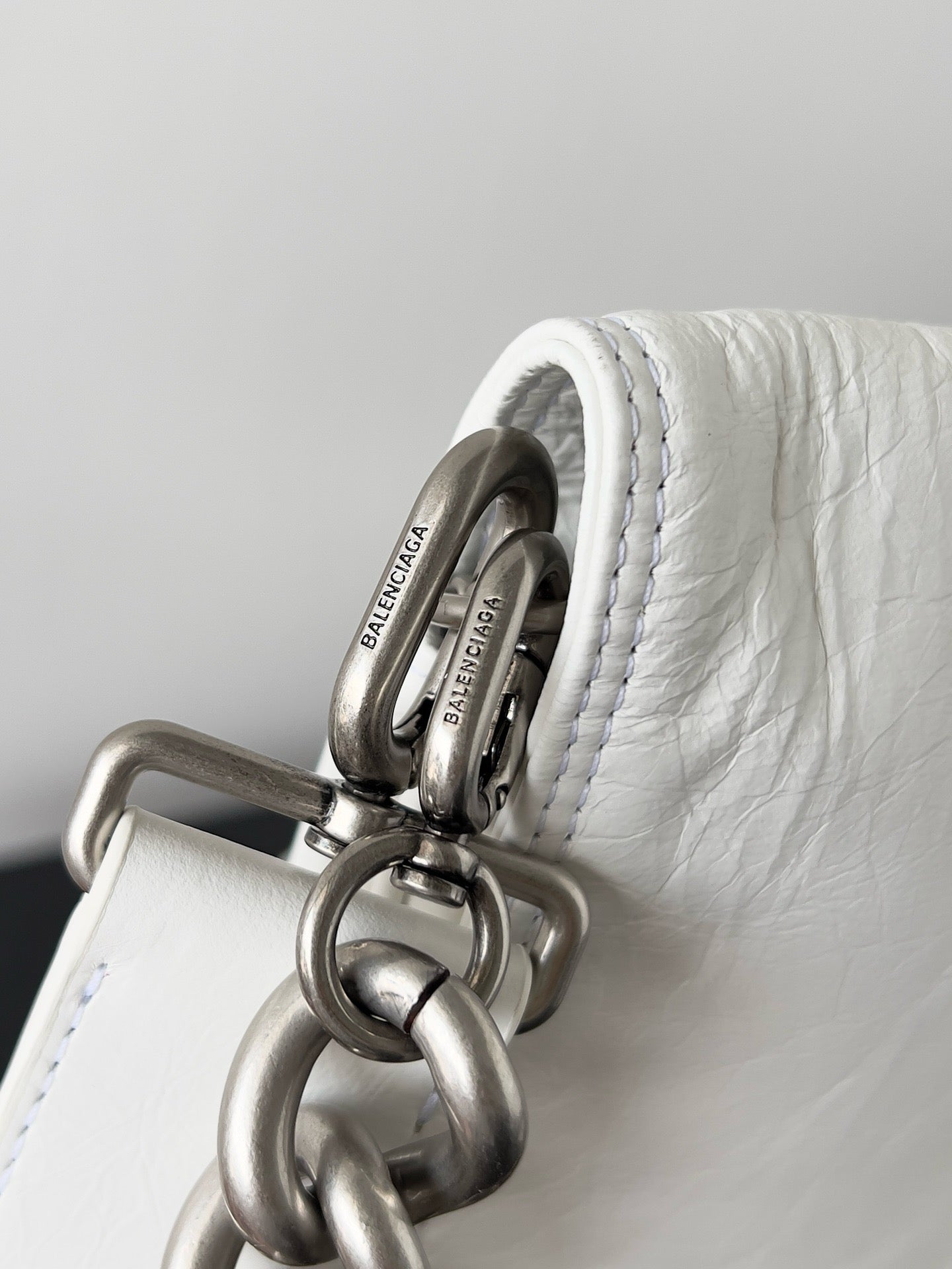 발렌시아가 BB 소프트 숄더백 라지