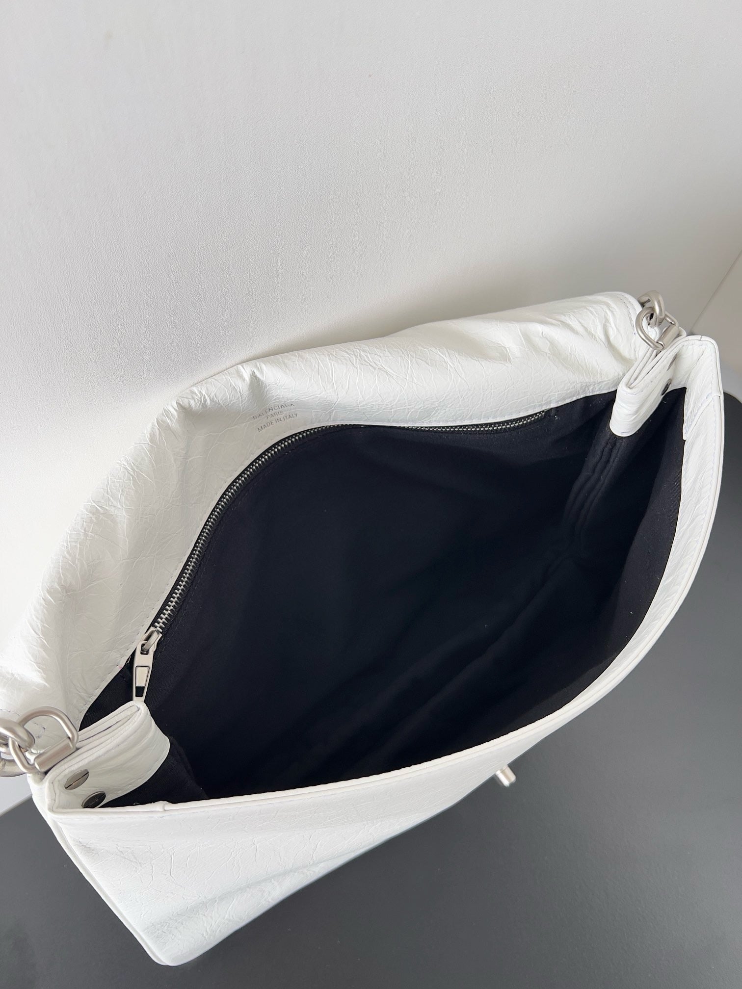 발렌시아가 BB 소프트 숄더백 라지