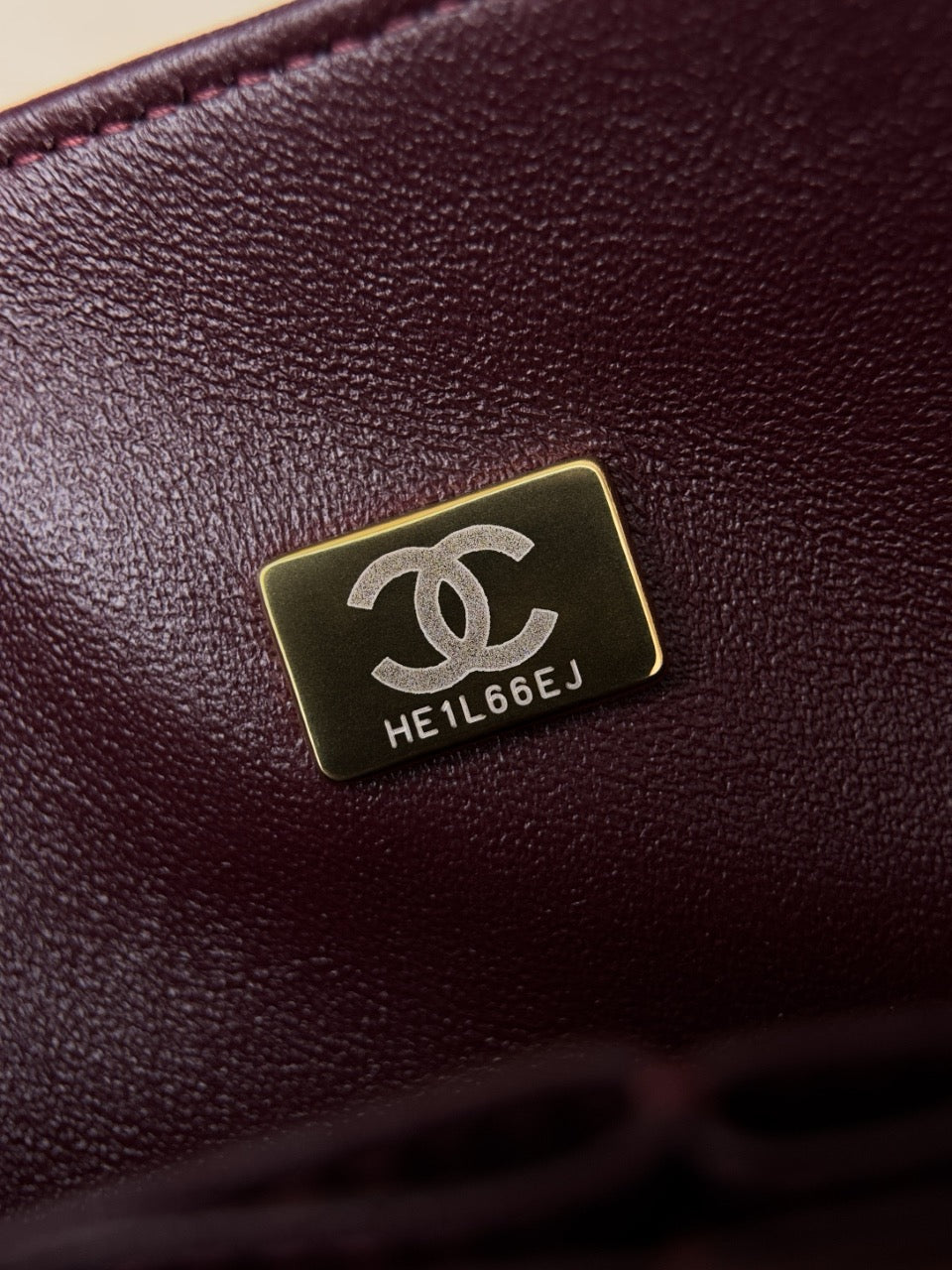 샤넬 클래식 플랩백 스몰 캐비어