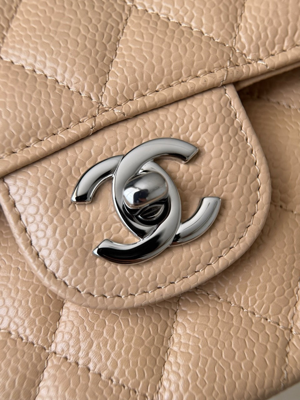 샤넬 클래식 플랩백 스몰 캐비어 (베이지)