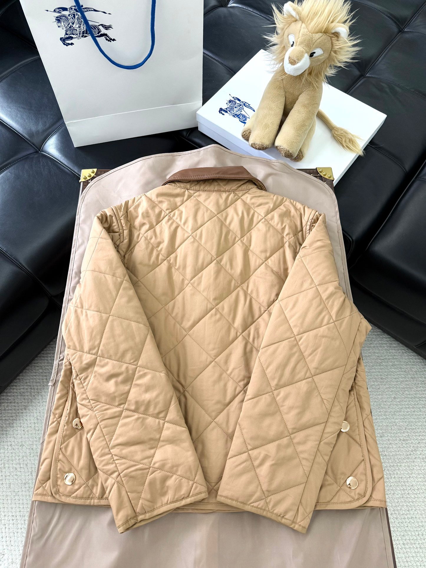 버버리 패디드 퀼팅 레더 카라 자켓