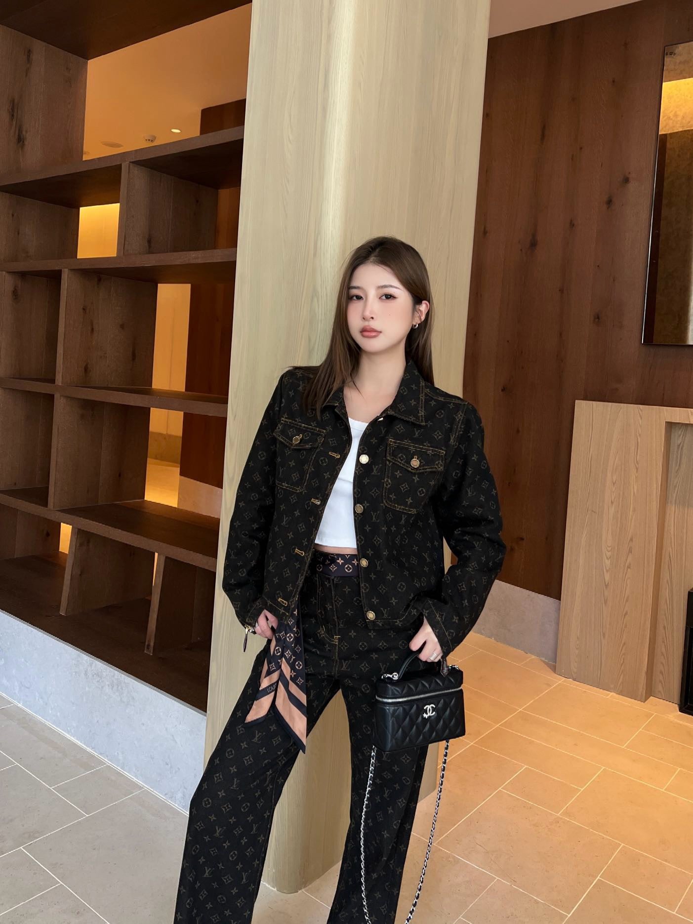 루이비통 모노그램 스트레이트 컷 진